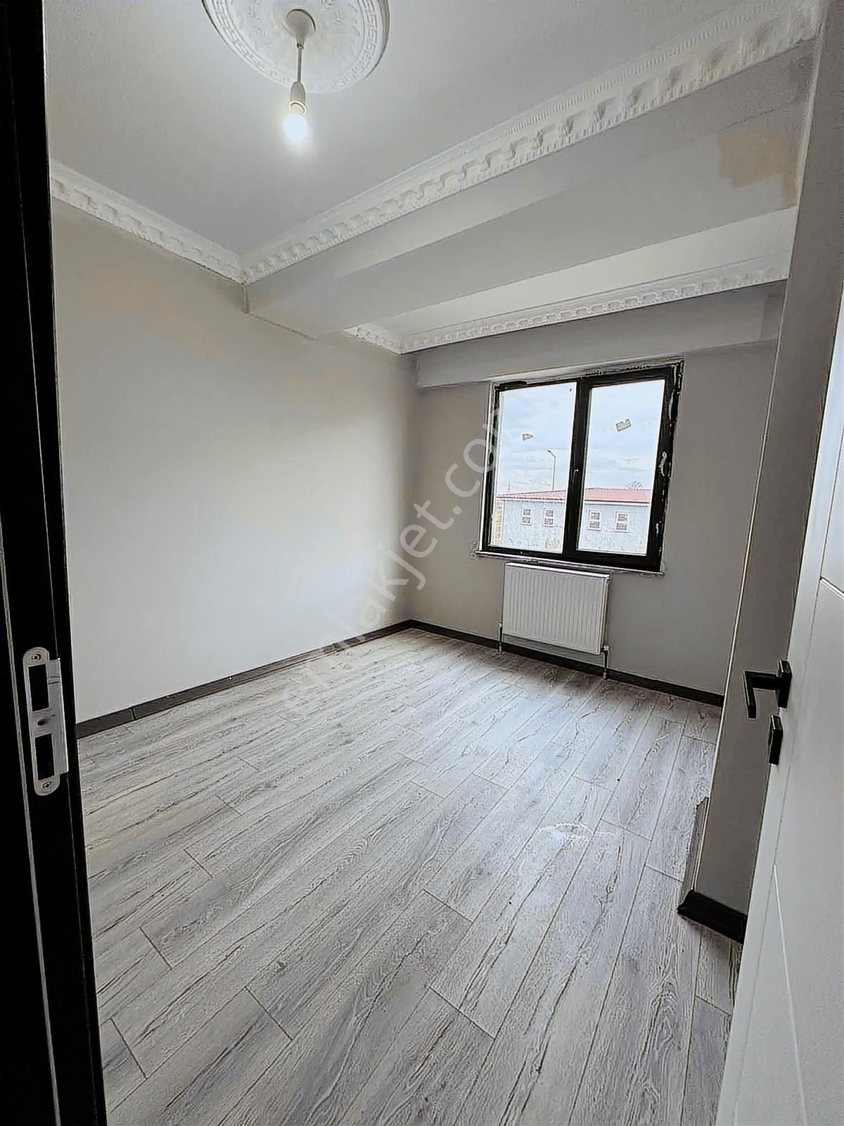 Kapaklı Bahçelievlerde 1.kat Kombili ,iskanlı Daire Ön Cephe - Görsel 8
