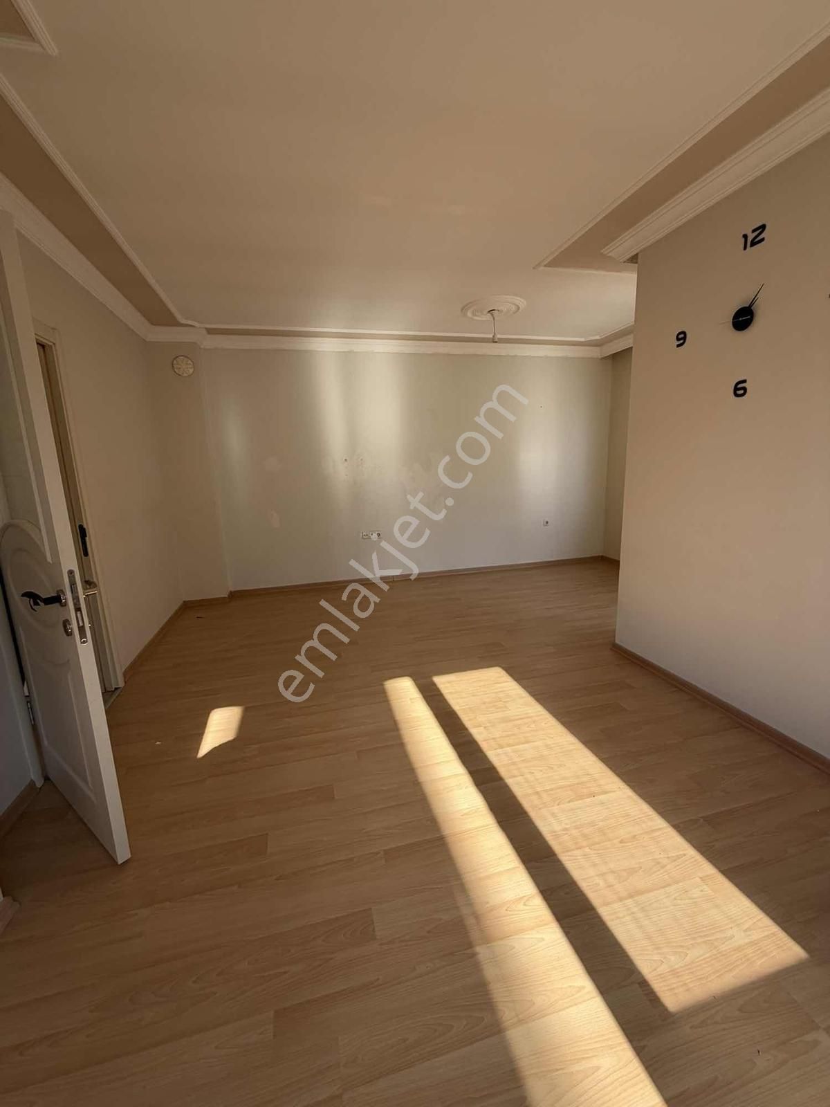 Ünsal Mahallesinde 2+1 100 M² Kat:2 Kiralık Daire - Görsel 17