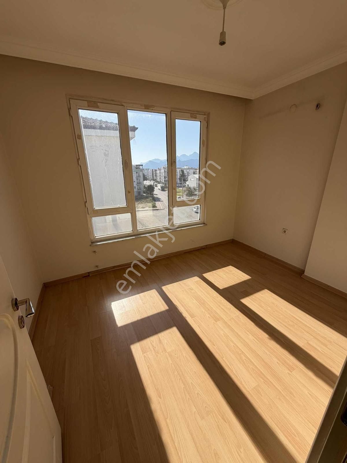 Ünsal Mahallesinde 2+1 100 M² Kat:2 Kiralık Daire - Görsel 15