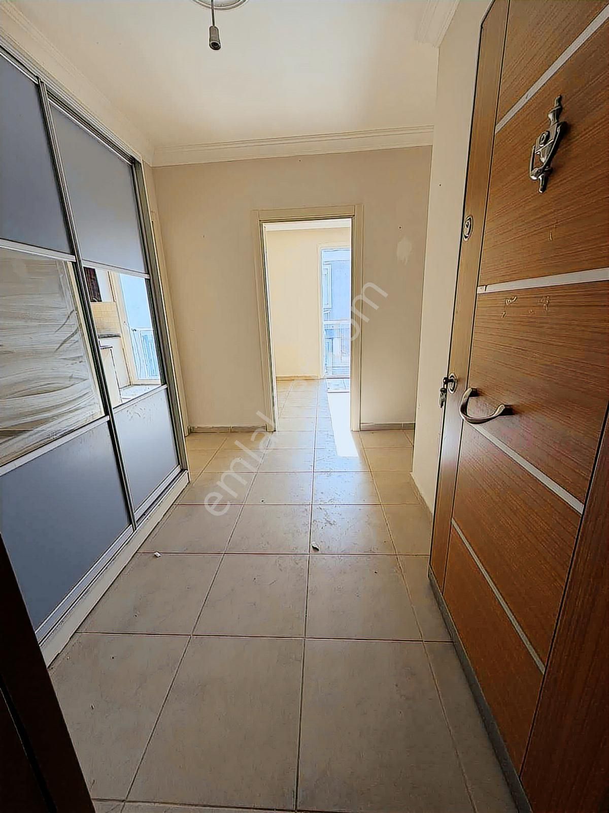 Ünsal Mahallesinde 2+1 100 M² Kat:2 Kiralık Daire - Görsel 6