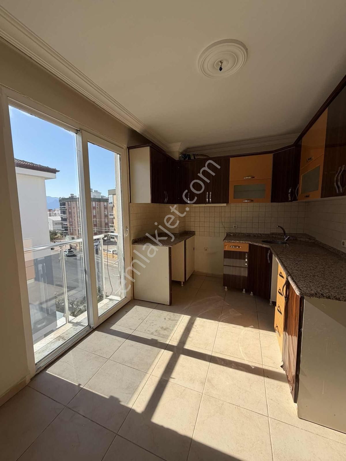 Ünsal Mahallesinde 2+1 100 M² Kat:2 Kiralık Daire - Görsel 21