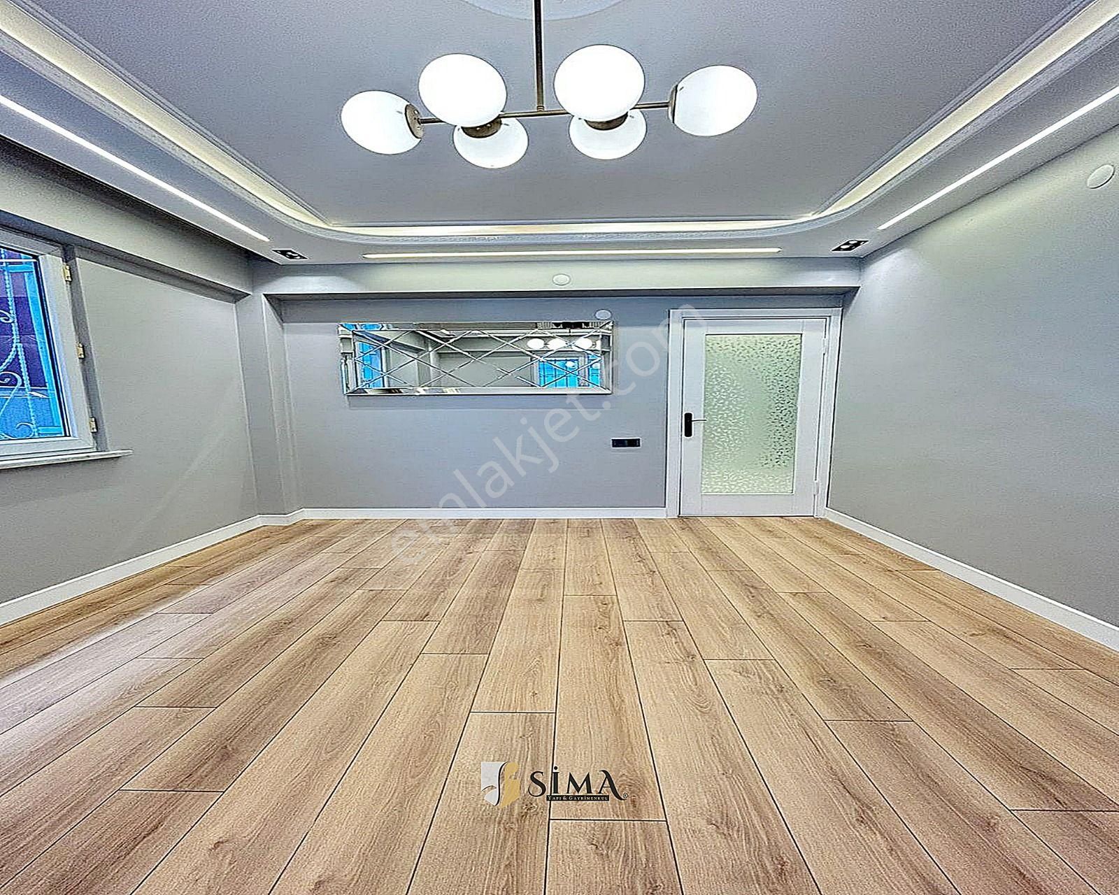 Metrobüse Yakın Merkezi Konumda Dekorlu 2+1 Daire - Görsel 12