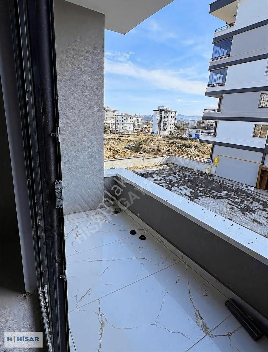 Hisar' Dan Alanlı Bölgesinde Site İçi Mutfak Salon Ayrı 2+1