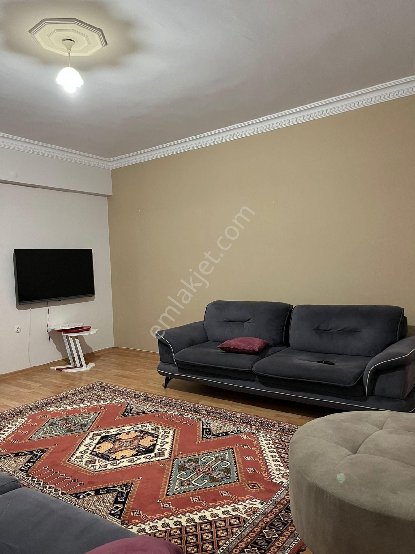 Molla Yusufda Ara Kat 3+1 Satılık - Görsel 2