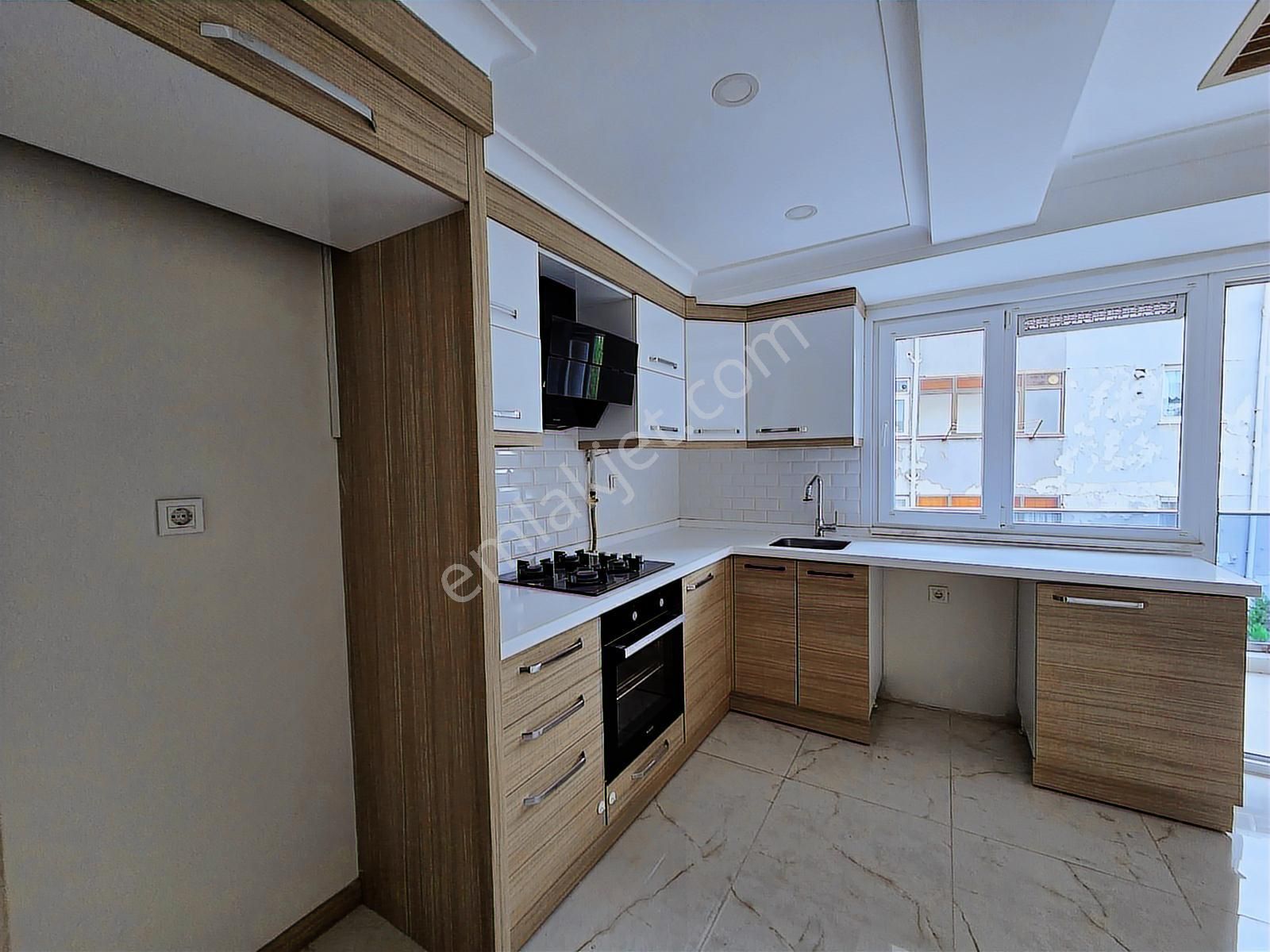 Küçükçekmece Cumhuriyet Mah Lüks Site'de, 3+1 Satılık Daire - Görsel 3