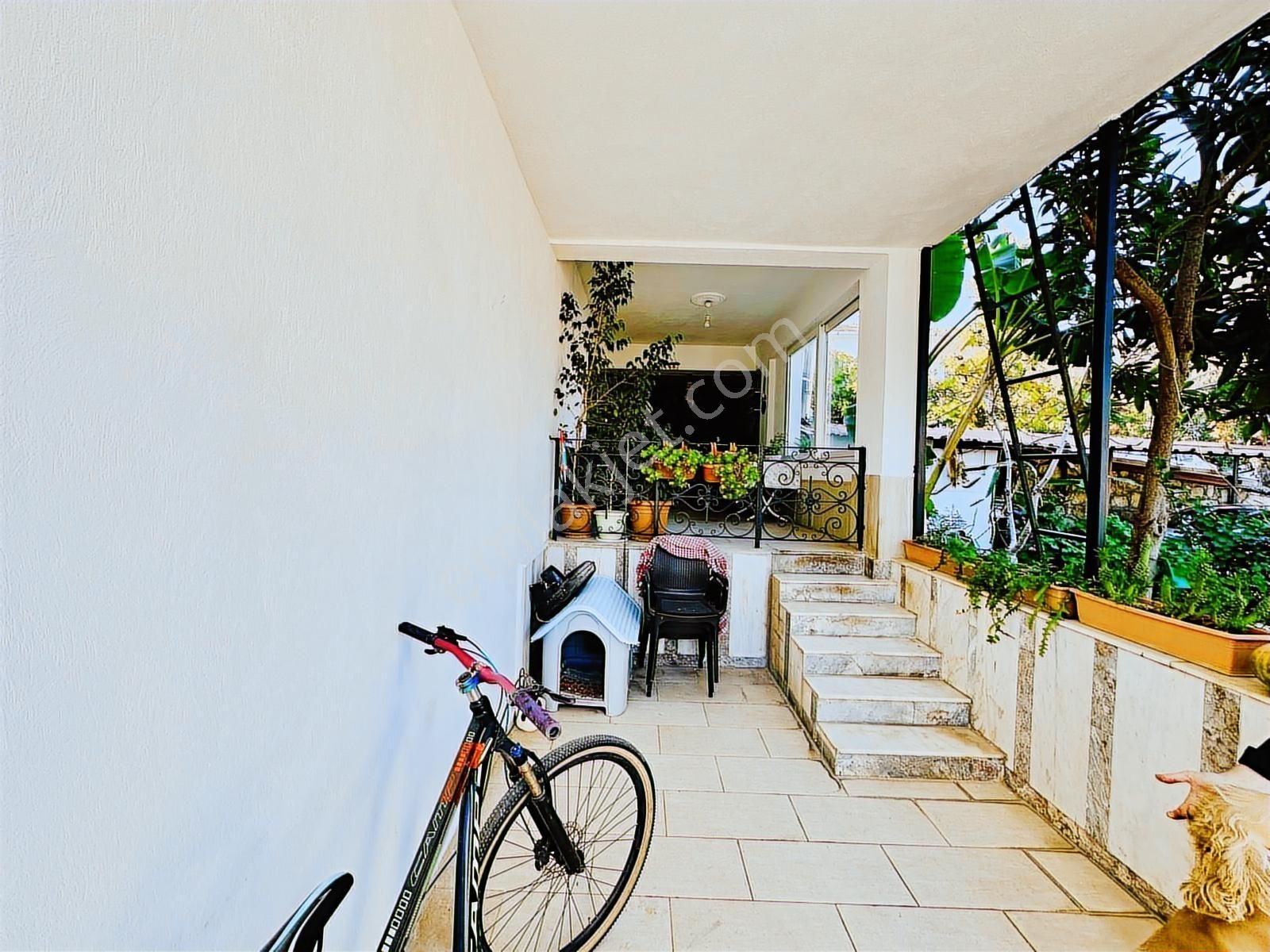 Güllük'te Yenilenmiş, Düz Ayak, Bahçeli Ve Kaloriferli Müstakil - Görsel 5