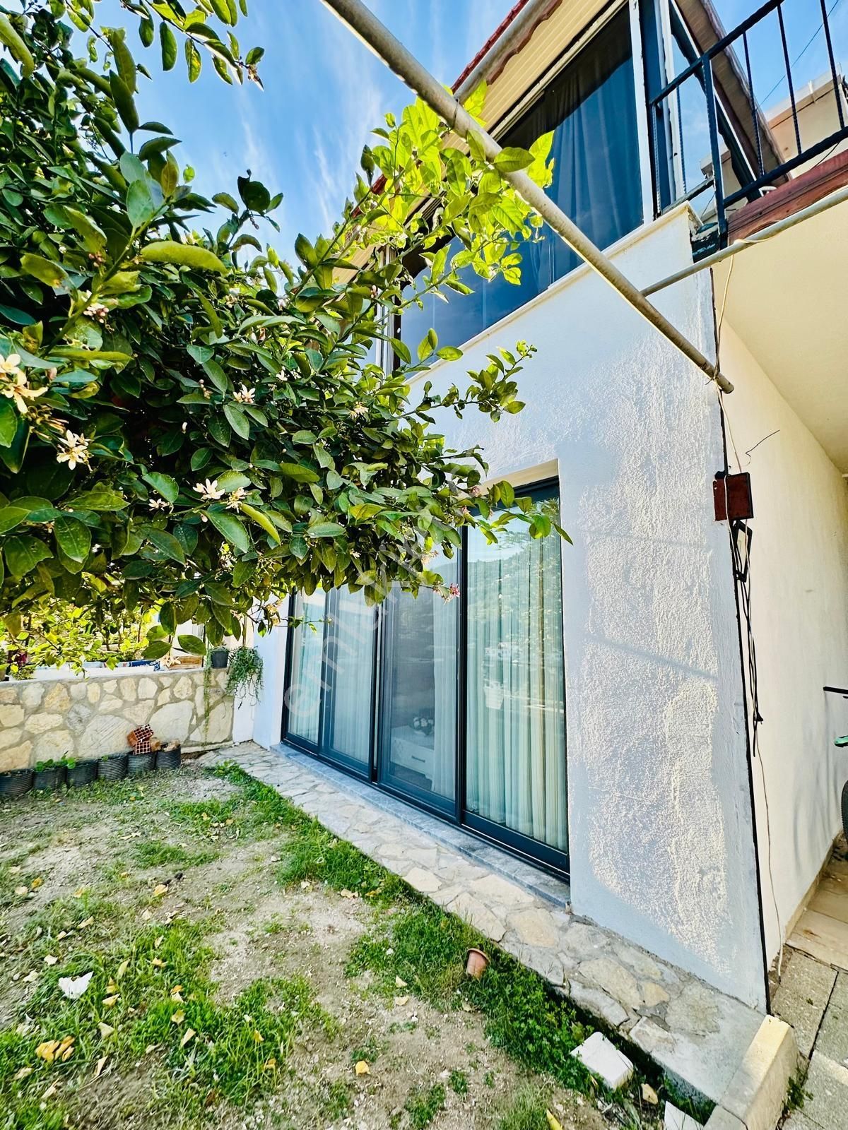 Güllük'te Yenilenmiş, Düz Ayak, Bahçeli Ve Kaloriferli Müstakil - Görsel 8