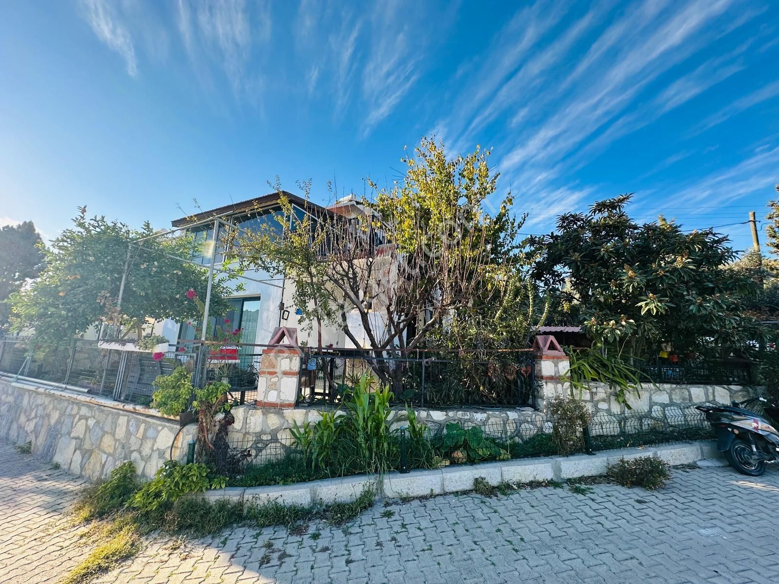 Güllük'te Yenilenmiş, Düz Ayak, Bahçeli Ve Kaloriferli Müstakil - Görsel 18