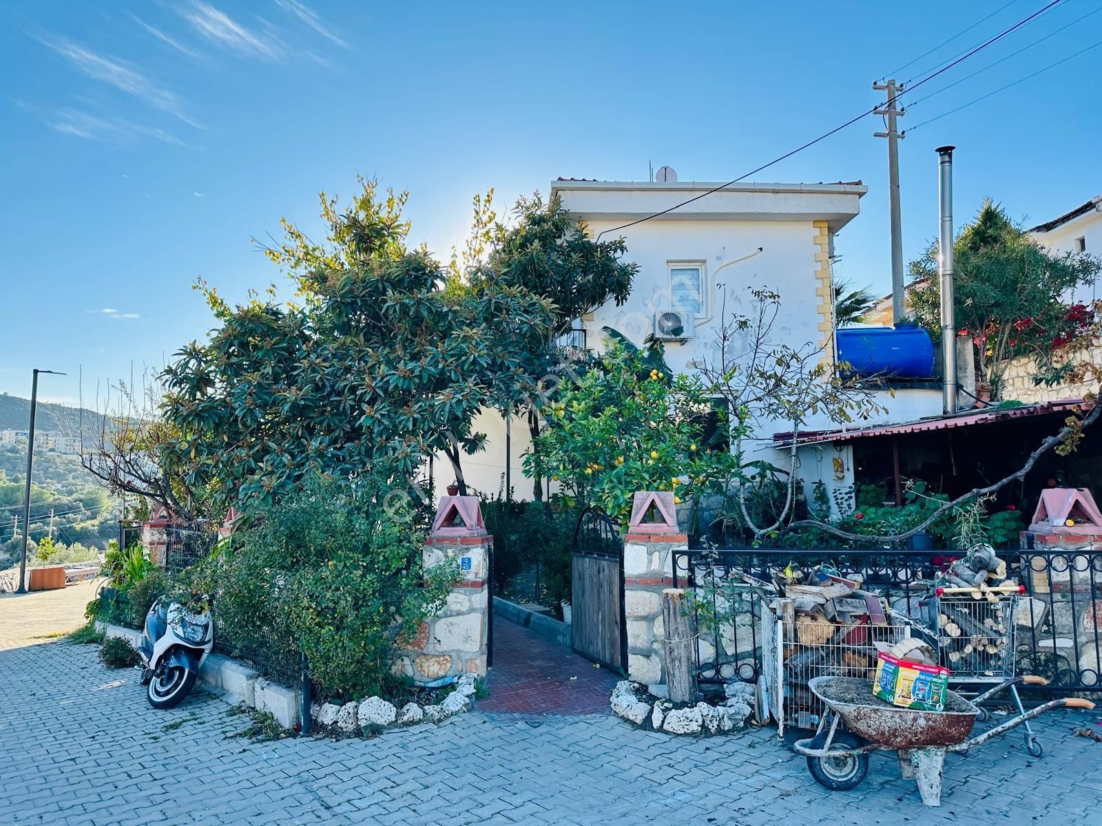 Güllük'te Yenilenmiş, Düz Ayak, Bahçeli Ve Kaloriferli Müstakil - Görsel 19