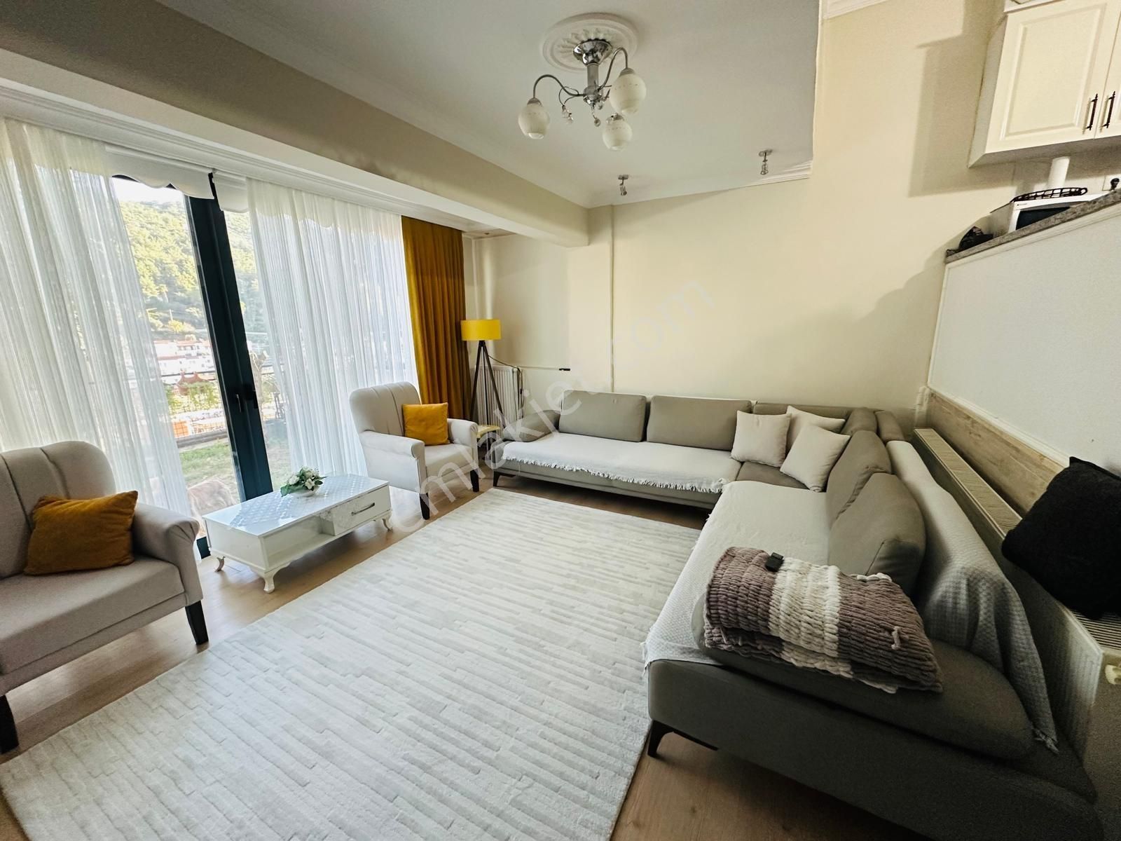 Güllük'te Yenilenmiş, Düz Ayak, Bahçeli Ve Kaloriferli Müstakil - Görsel 9