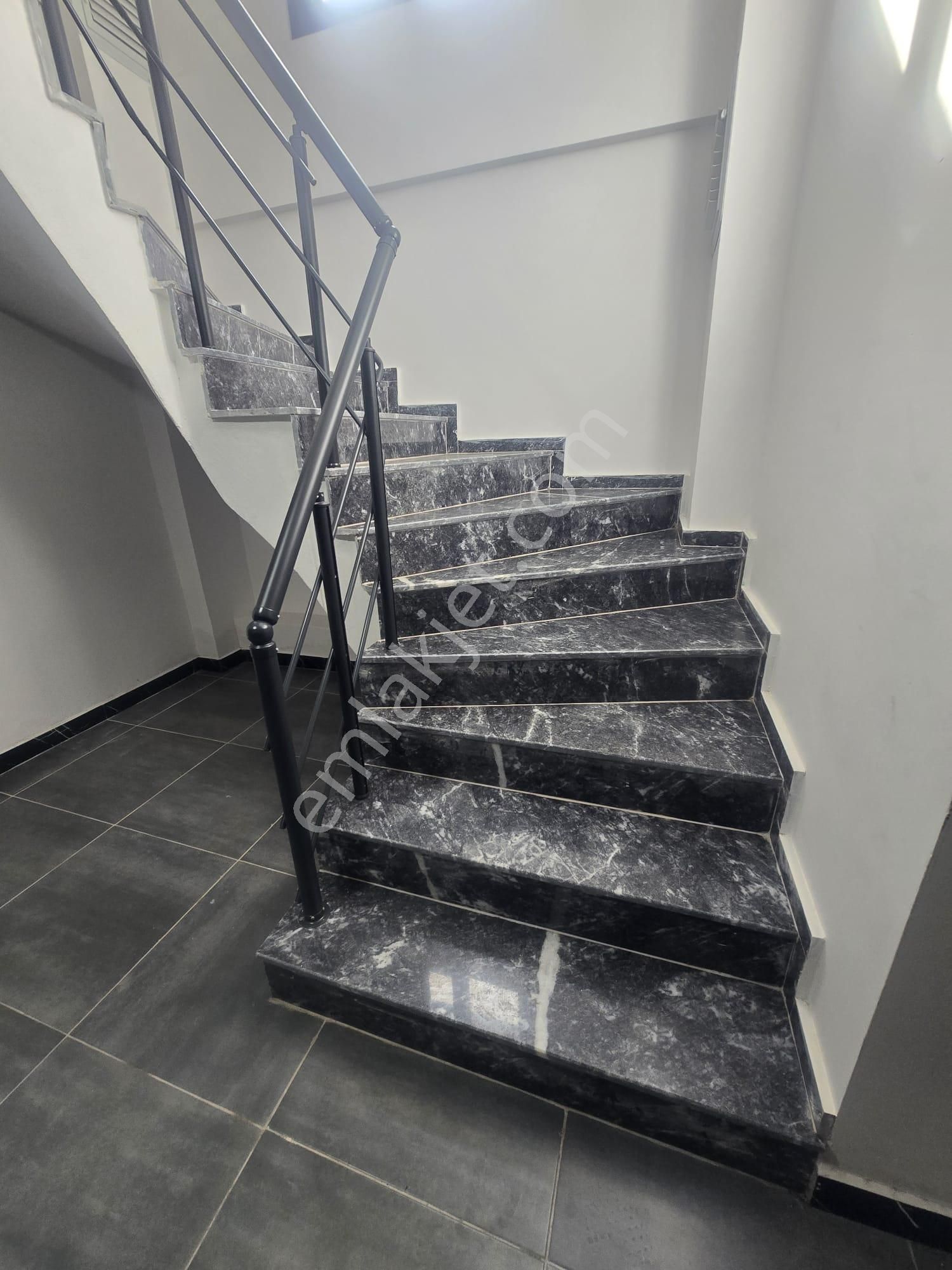 Davutlar Merkezde 2+1 Bahçe Katı Daire - Görsel 11