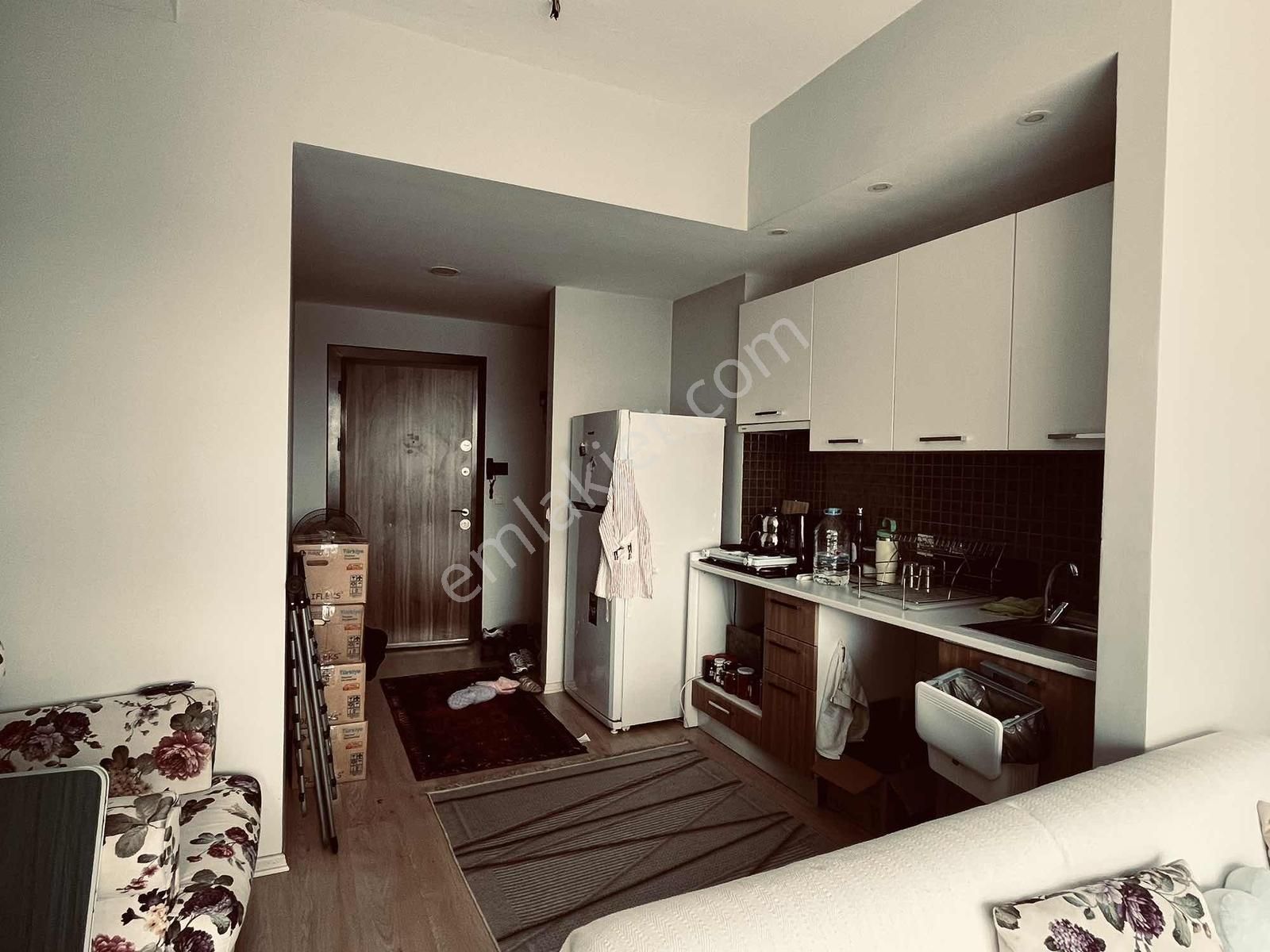 Çekmeköy Habitat Meydan'da Eşyalı Kiralık Arakat 1+1 Daire - Görsel 2