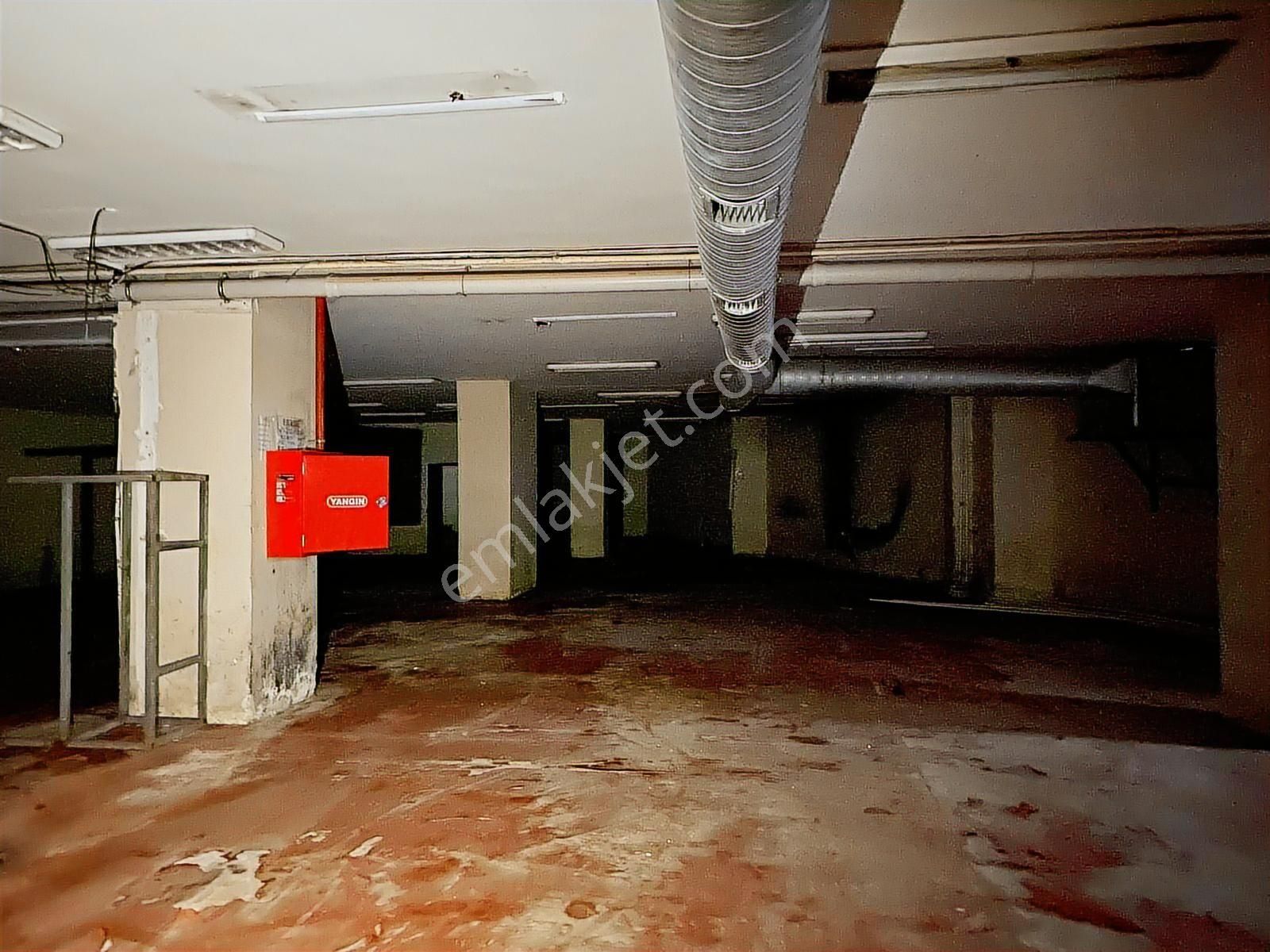 Realhouse Gayrimenkul'den Yıldırım Beyazıt Cad.kiralık 1700m2 - Görsel 8