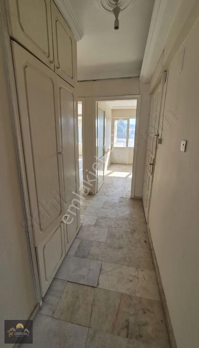 Kuşadası Merkezde Satılık 3oda 1 Salon Arakat Yatırımlık Daire - Görsel 13