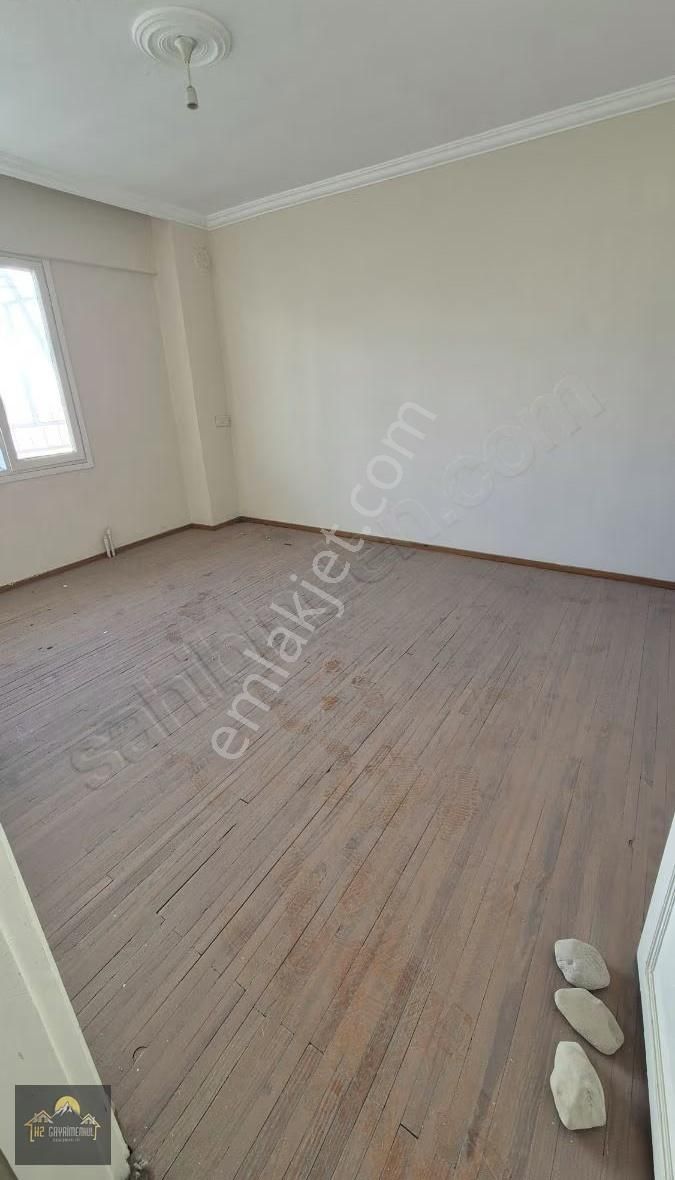 Kuşadası Merkezde Satılık 3oda 1 Salon Arakat Yatırımlık Daire - Görsel 14