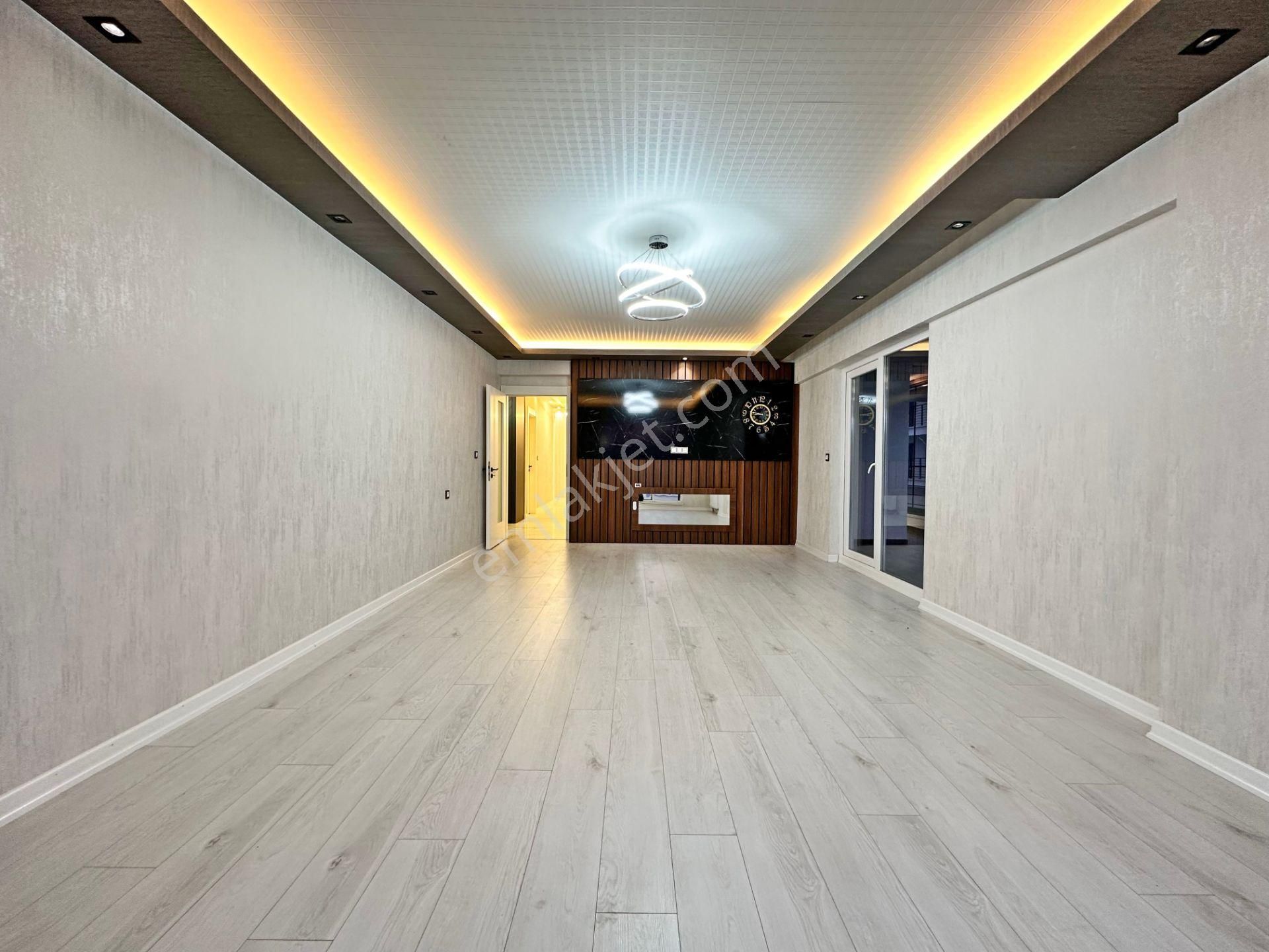 Özçelikler'de Ana Cadde Üzeri Ara Katta İskanlı Çift Banyolu 3 Balkonlu Full Yapılı 4+1 Daire - Görsel 6