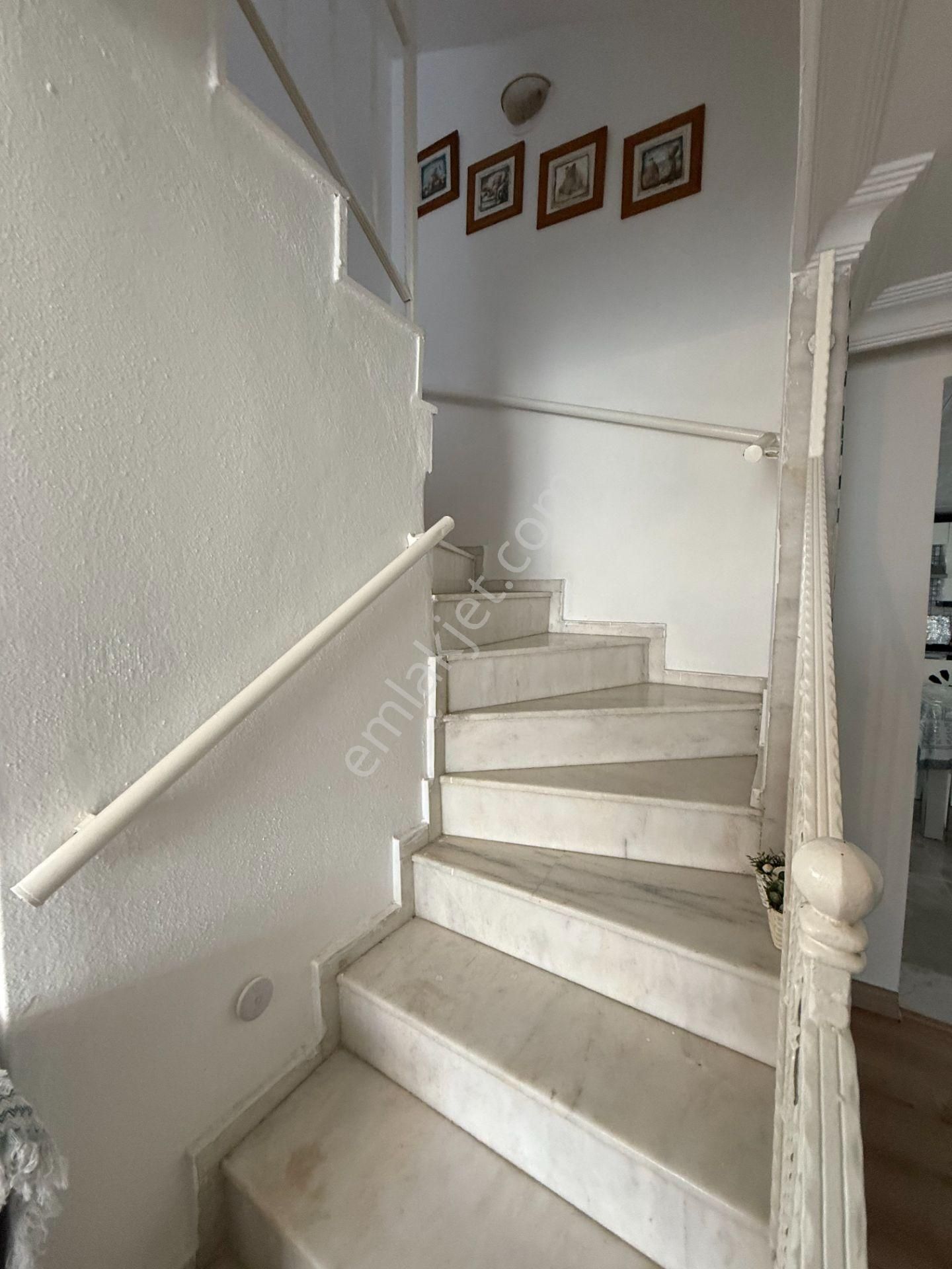 Seferihisar Akarca Atakum Sitesi’nde Bahçeden Deniz Manzaralı Satılık Villa - Görsel 10