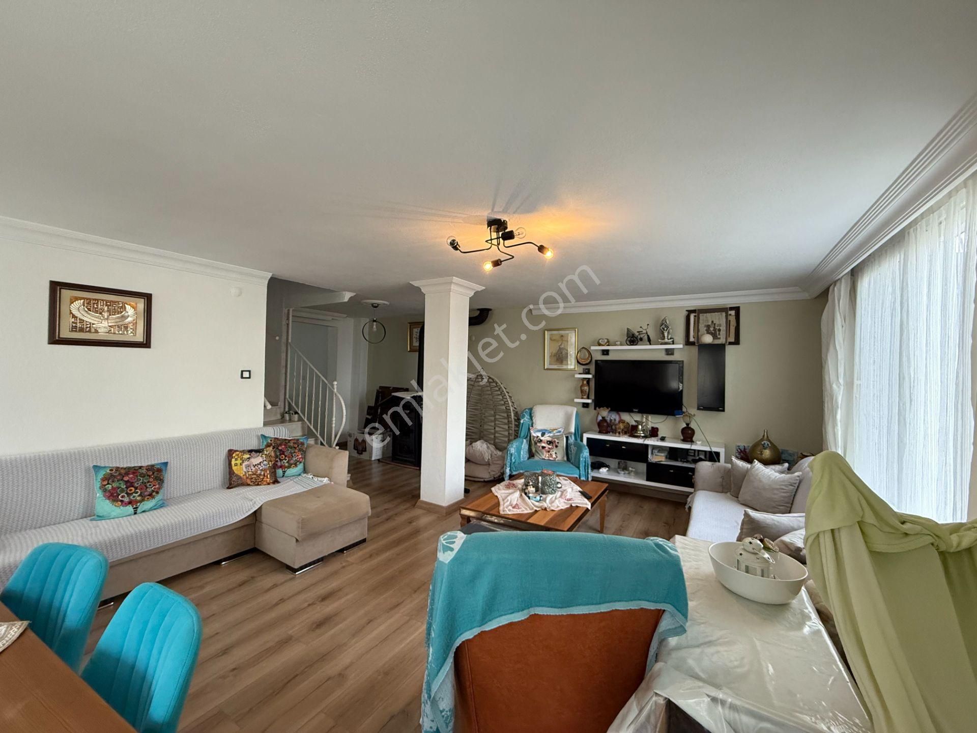 Seferihisar Akarca Atakum Sitesi’nde Bahçeden Deniz Manzaralı Satılık Villa - Görsel 4