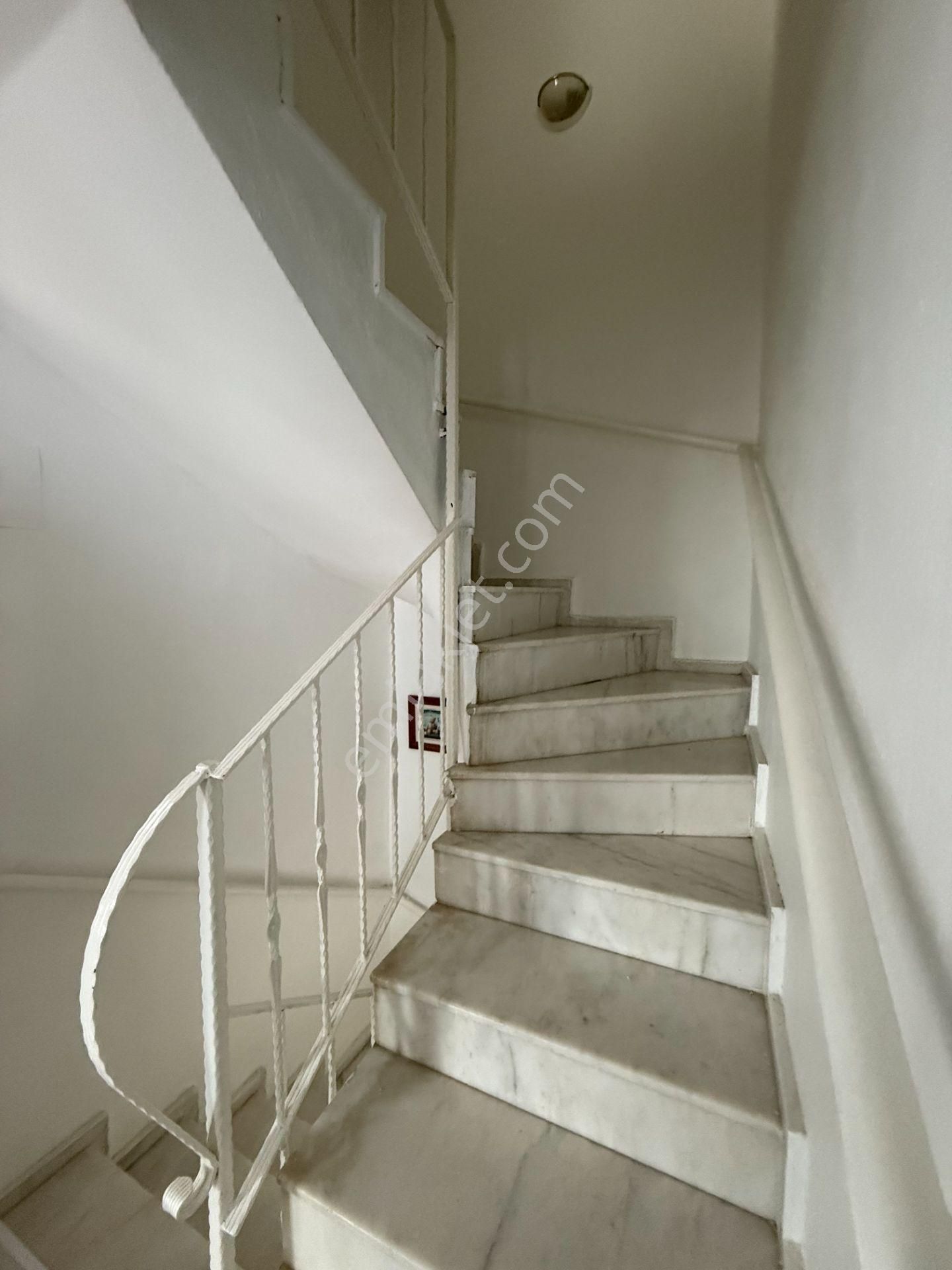 Seferihisar Akarca Atakum Sitesi’nde Bahçeden Deniz Manzaralı Satılık Villa - Görsel 18