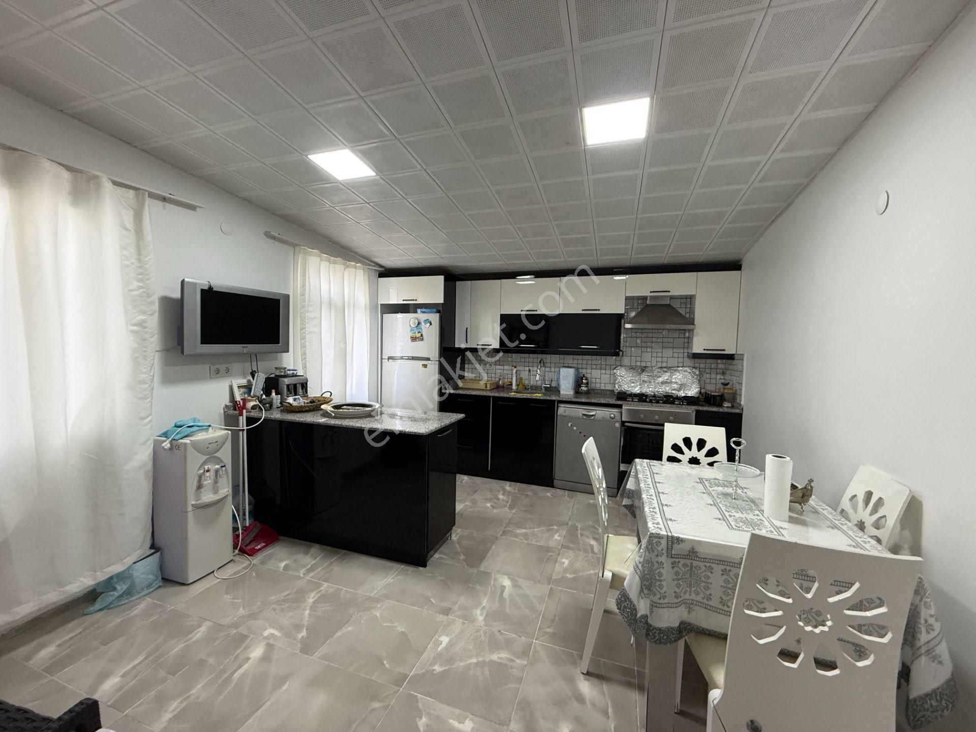 Seferihisar Akarca Atakum Sitesi’nde Bahçeden Deniz Manzaralı Satılık Villa - Görsel 11