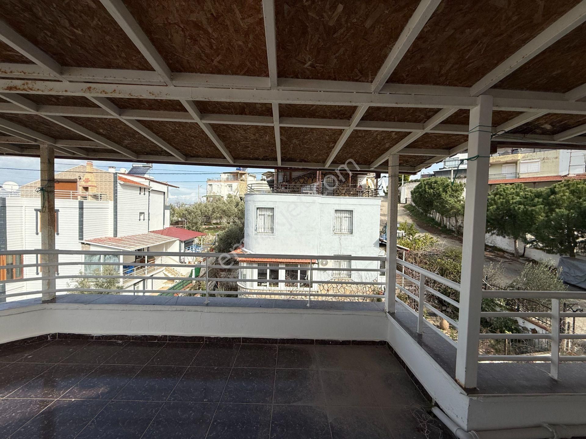 Seferihisar Akarca Atakum Sitesi’nde Bahçeden Deniz Manzaralı Satılık Villa - Görsel 22