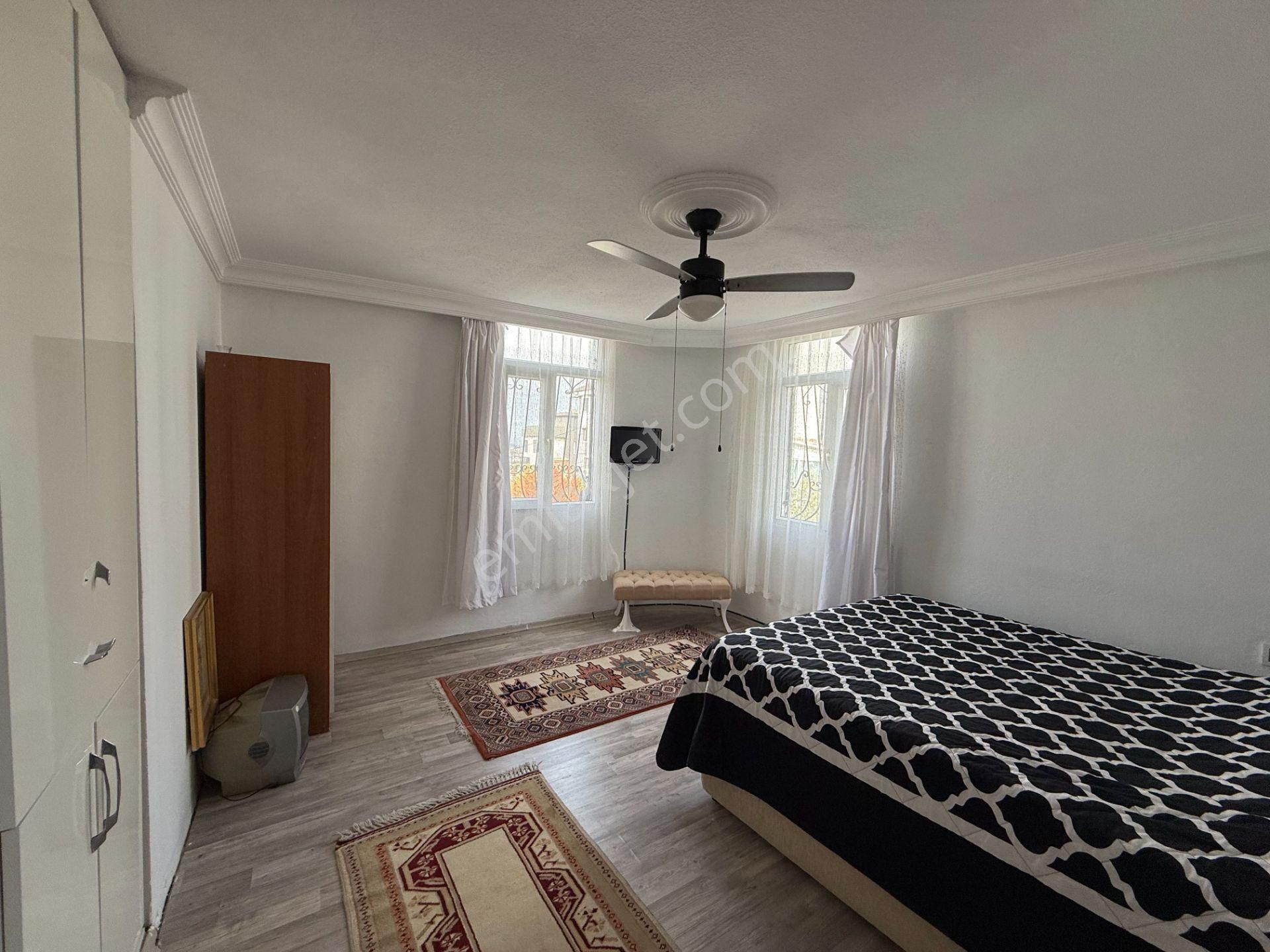 Seferihisar Akarca Atakum Sitesi’nde Bahçeden Deniz Manzaralı Satılık Villa - Görsel 13