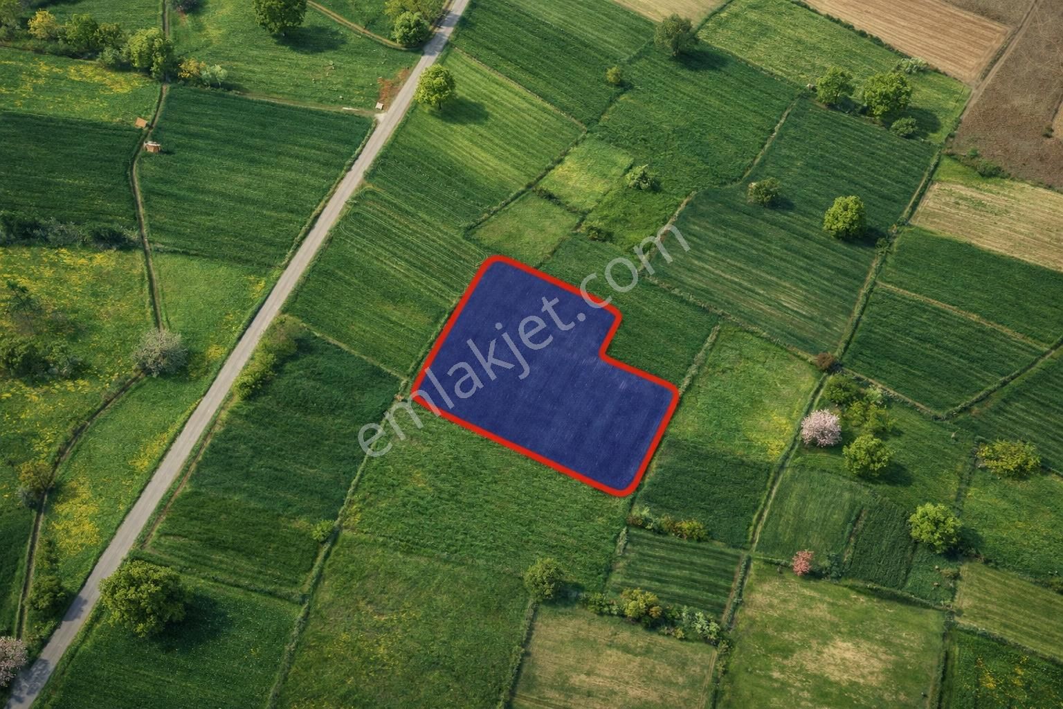Remax Mid'den Satılık Tarla