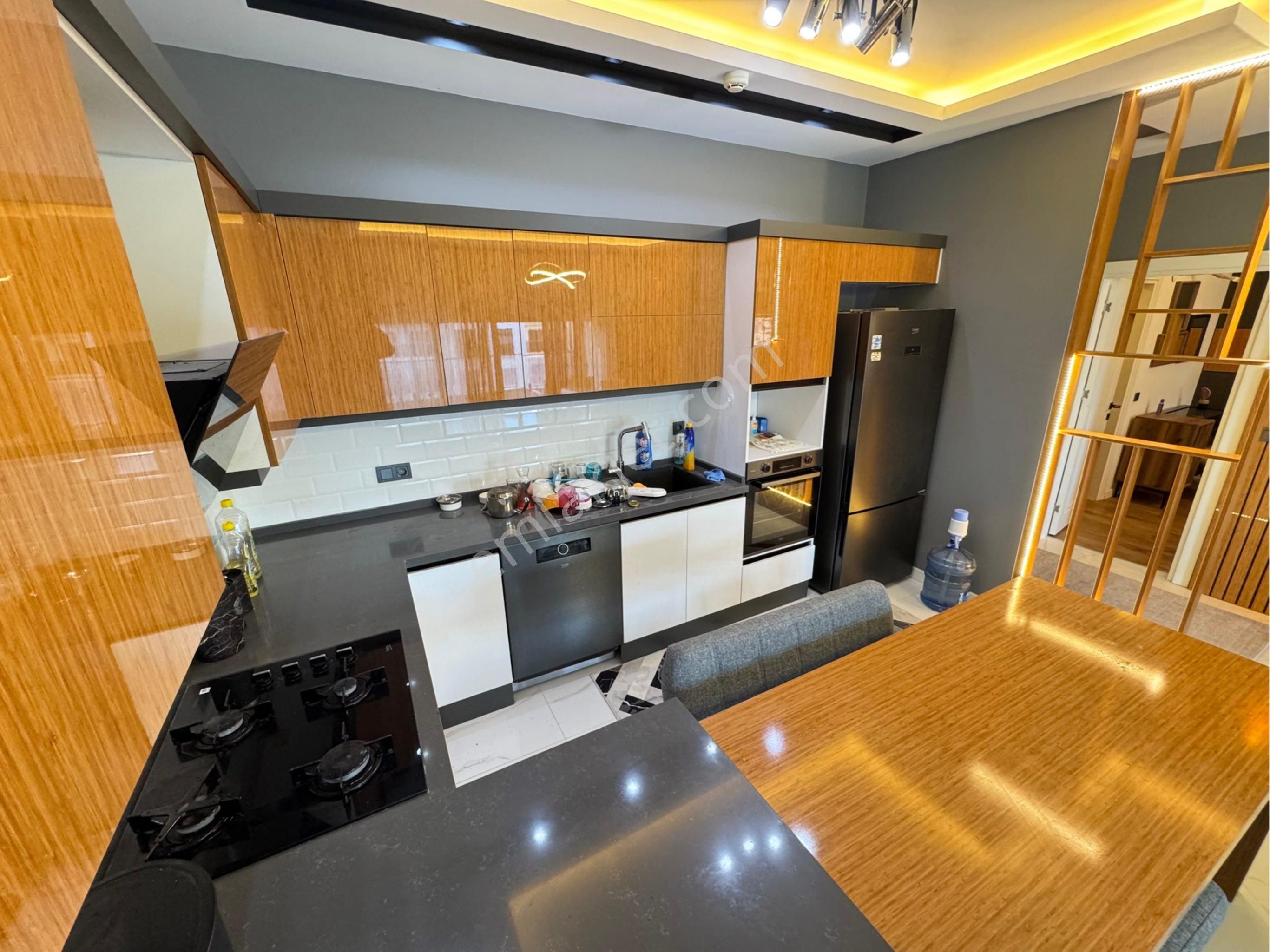 Kuşadasında Ful Eşyalı 3+1 Havuzlu Sitede Kapalı Otoparklı Lüks Daire - Görsel 4