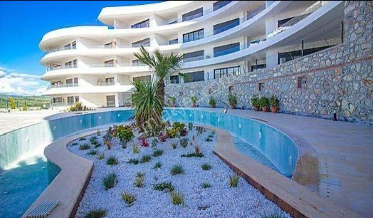 Kuşadasında Ful Eşyalı 3+1 Havuzlu Sitede Kapalı Otoparklı Lüks Daire - Görsel 2