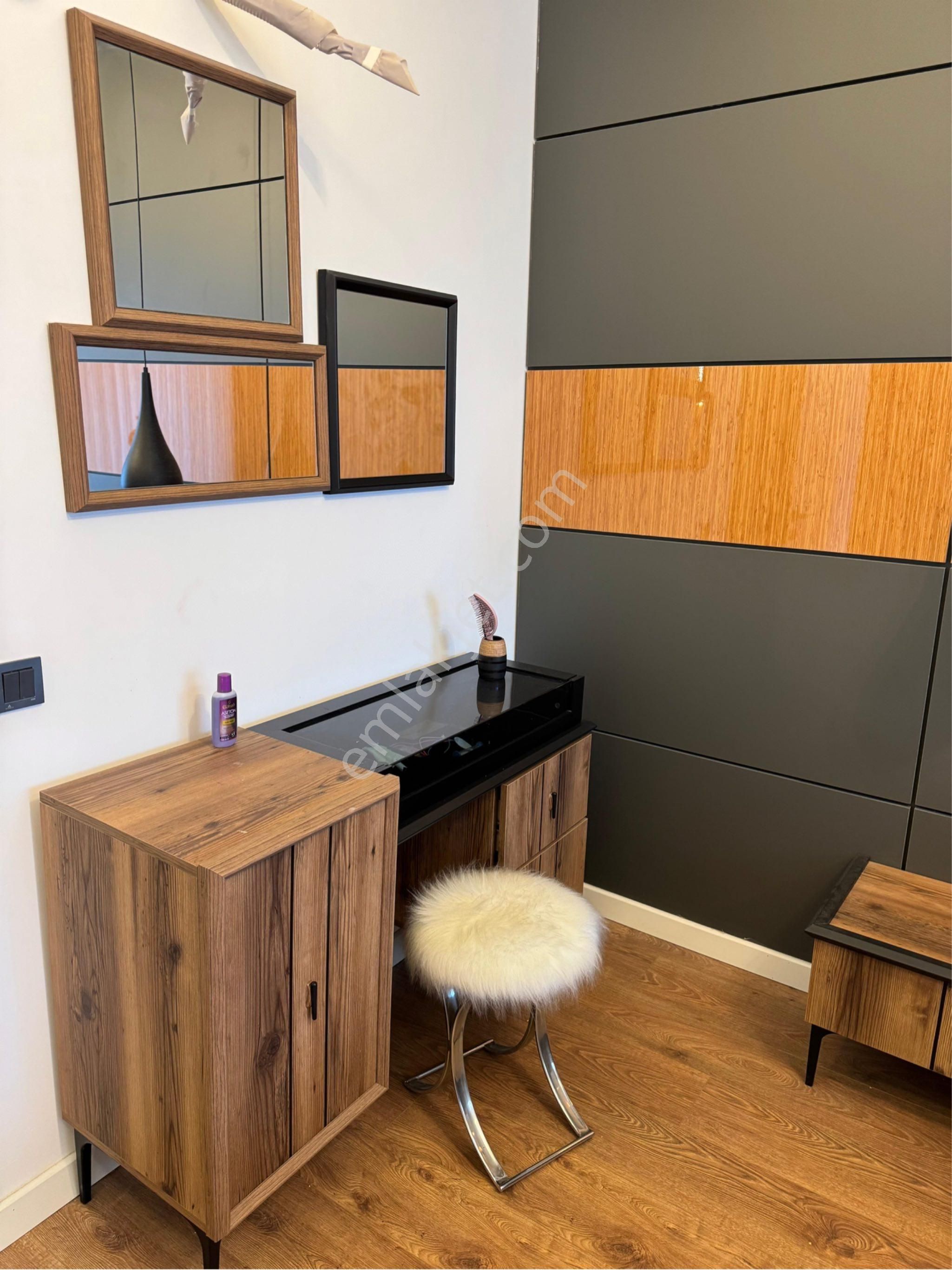 Kuşadasında Ful Eşyalı 3+1 Havuzlu Sitede Kapalı Otoparklı Lüks Daire - Görsel 14