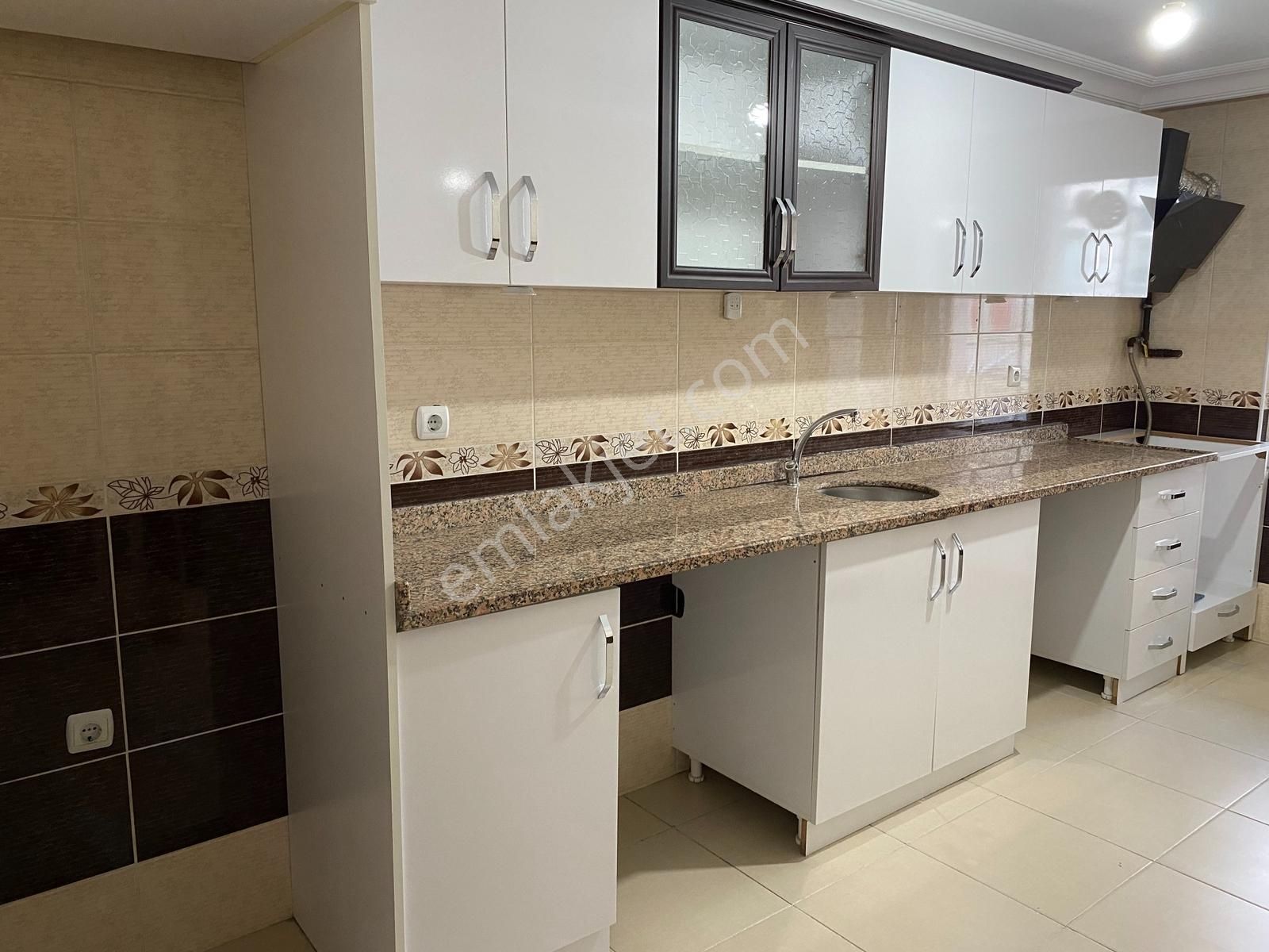 Lidya Emlak'tan Metrobüs Sokağı 2+1 90m2 Ara Kat Kiralık Daire - Görsel 13