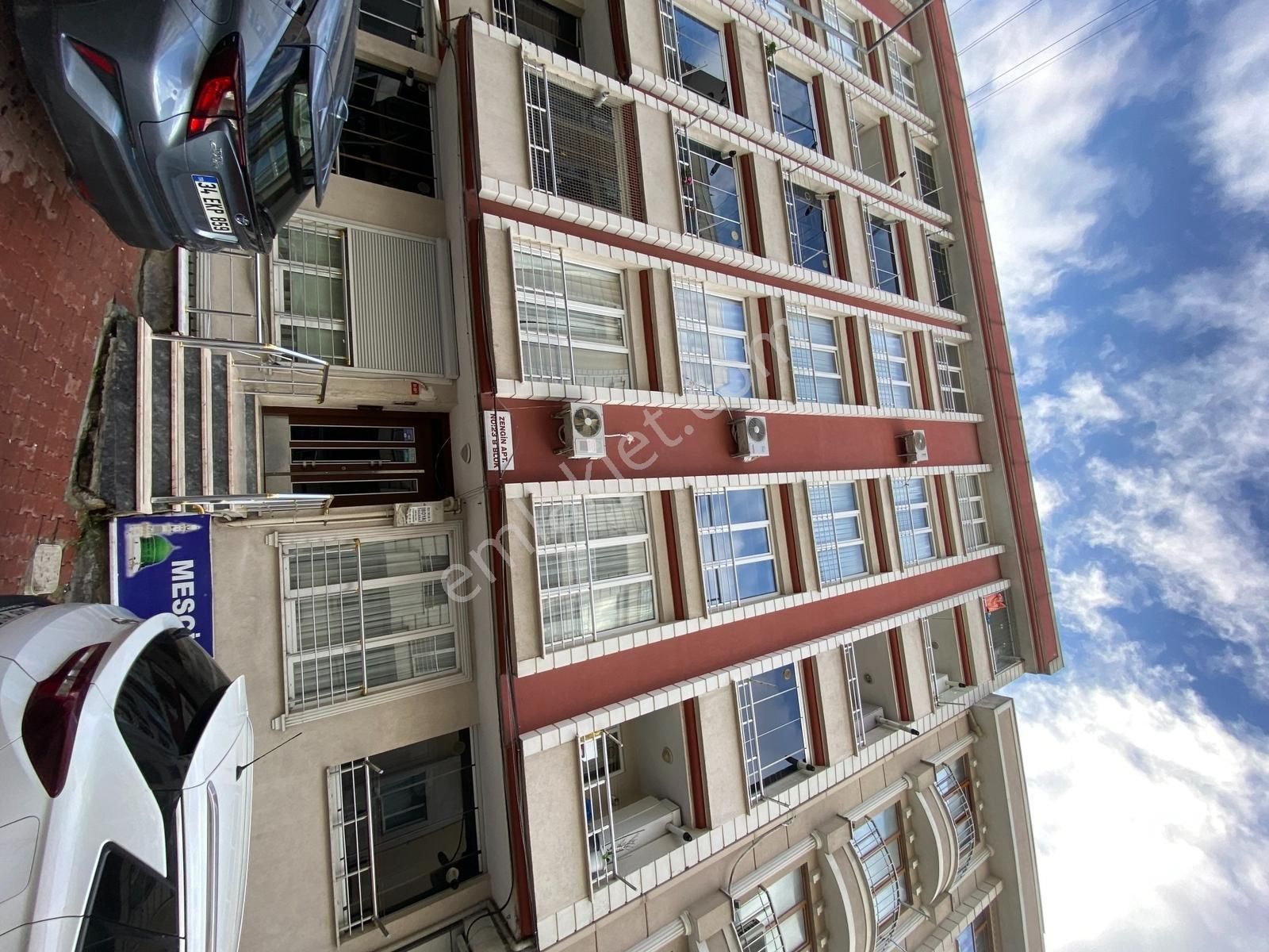 Lidya Emlak'tan Metrobüs Sokağı 2+1 90m2 Ara Kat Kiralık Daire