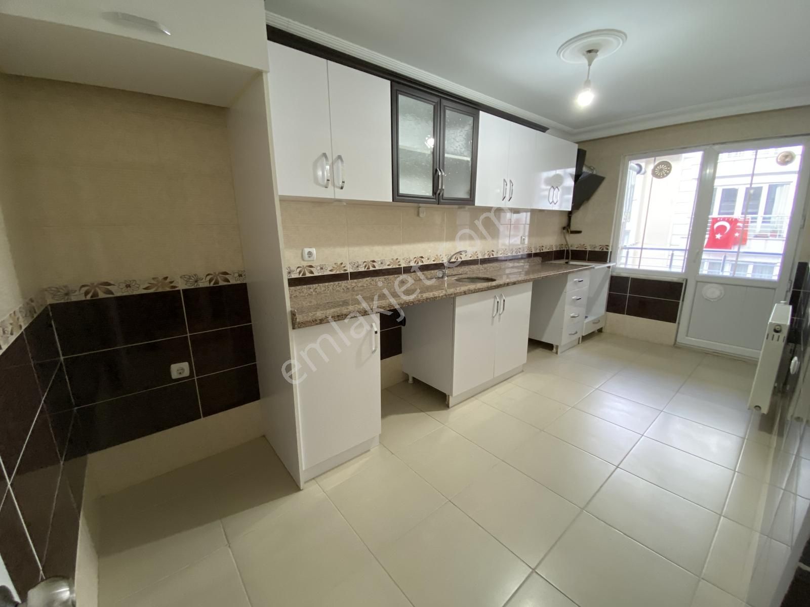 Lidya Emlak'tan Metrobüs Sokağı 2+1 90m2 Ara Kat Kiralık Daire - Görsel 6