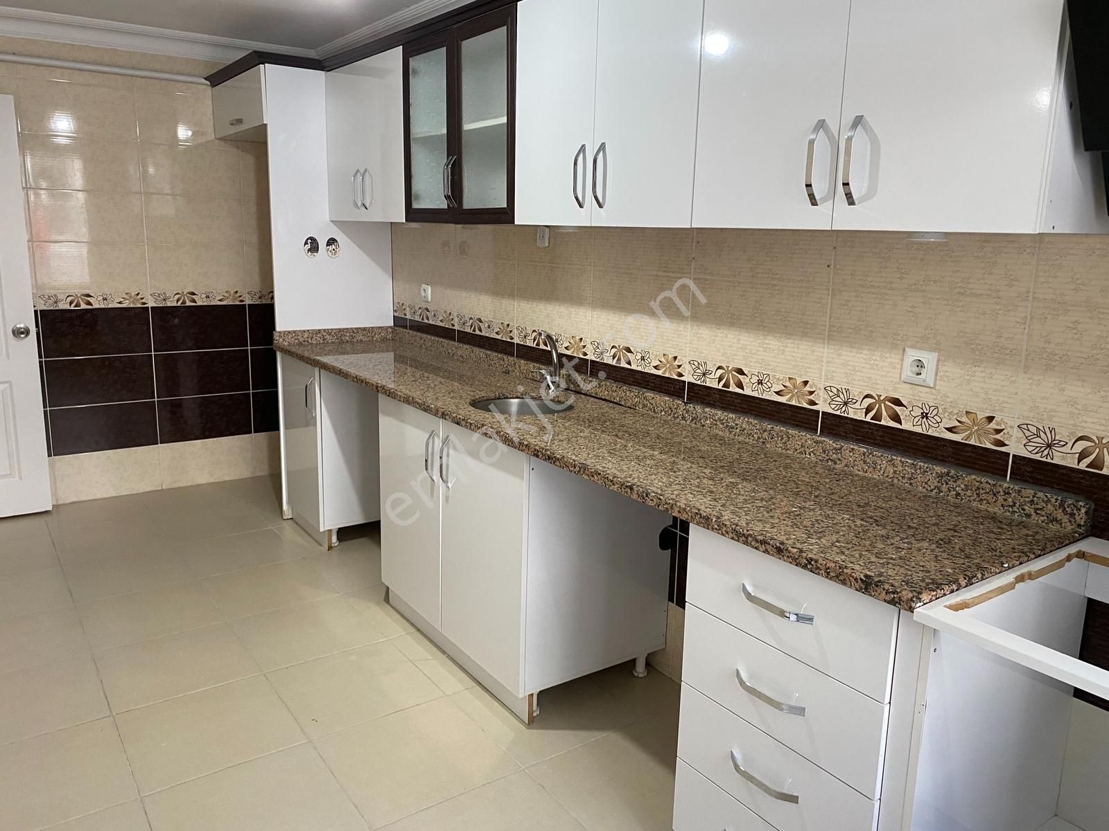 Lidya Emlak'tan Metrobüs Sokağı 2+1 90m2 Ara Kat Kiralık Daire - Görsel 4