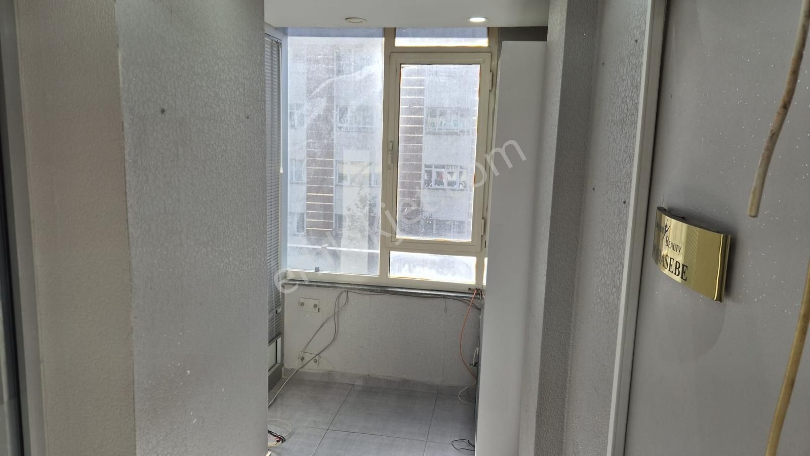 Ümraniye Alemdağ Trafiğe Kapalı Caddede 85 M² Ofis / Mağaza - Görsel 5