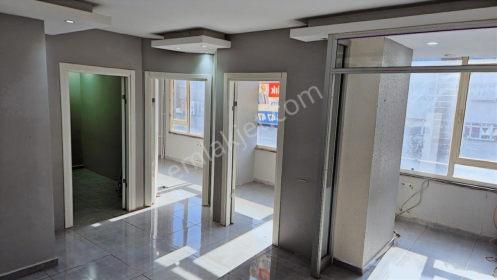 Ümraniye Alemdağ Trafiğe Kapalı Caddede 85 M² Ofis / Mağaza - Görsel 22