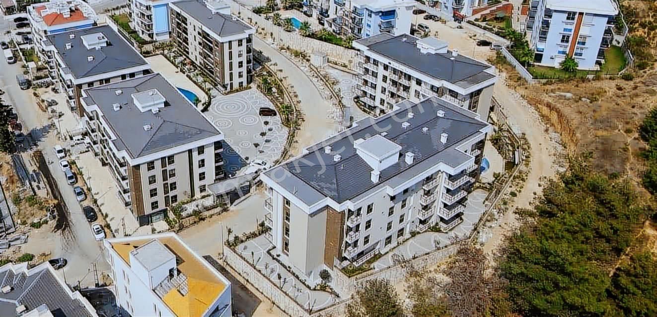Kuşadasında Lüks Sitede Satılık 2+1 Daire - Görsel 23
