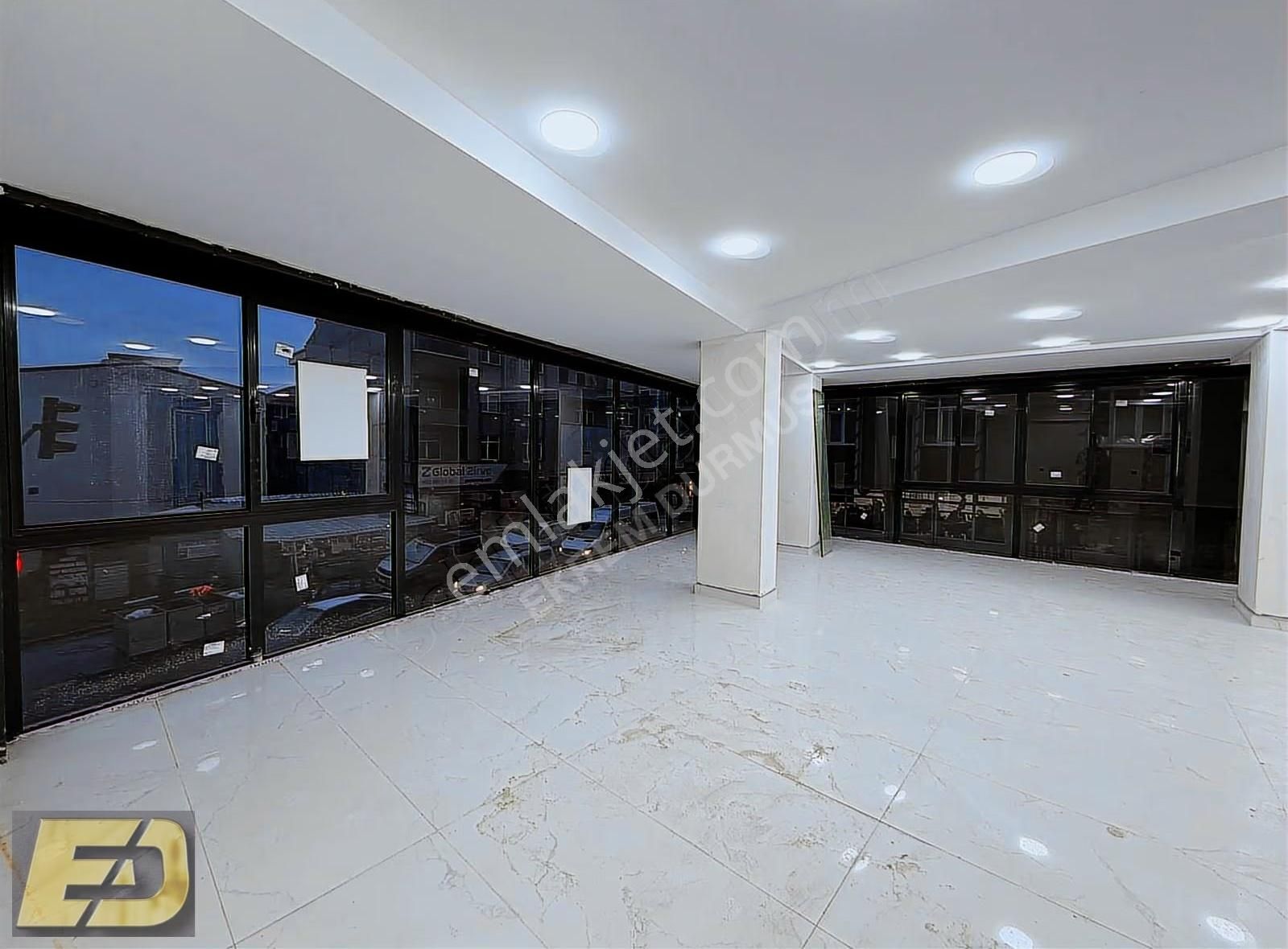 İşlek Cadde Üzerinde Vitrinli Her Sektöre Uygun Kiralık Dükkan - Görsel 2