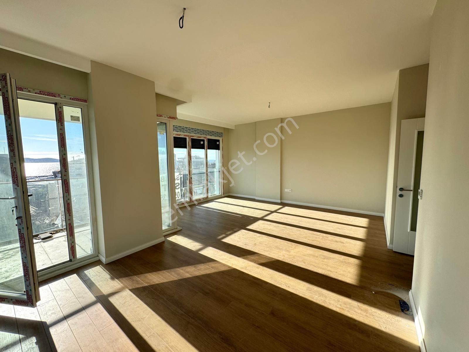 Kapanmaz Muhtesem Deniz Manzaralı 100m² Net Geniş Balkonlu 3+1 - Görsel 12