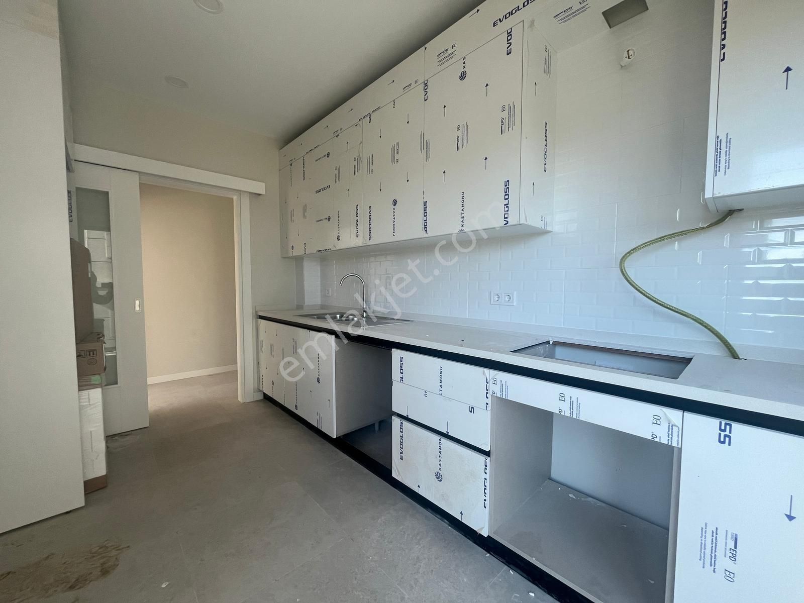 Kapanmaz Muhtesem Deniz Manzaralı 100m² Net Geniş Balkonlu 3+1 - Görsel 16