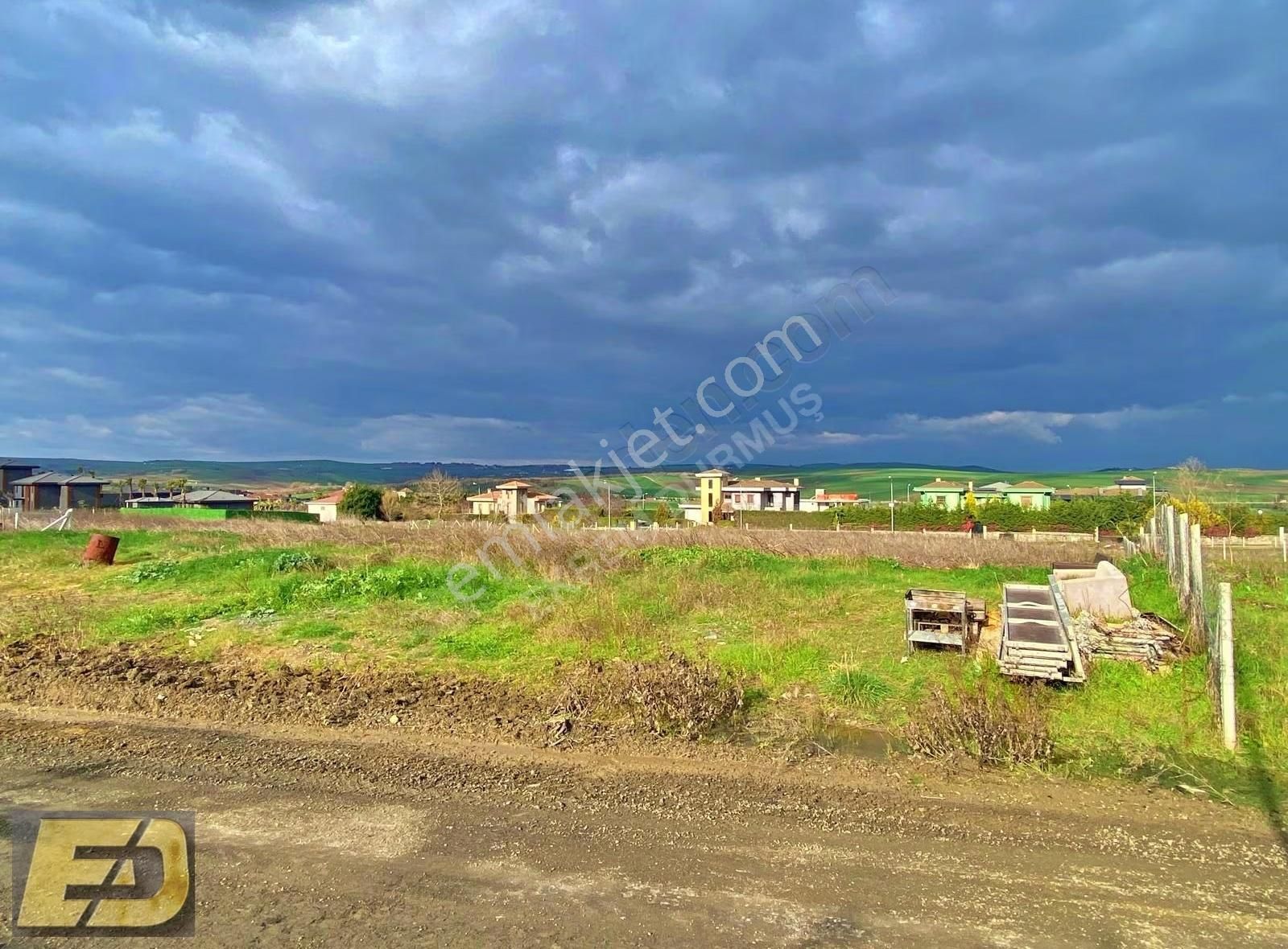 Ed Arsadan Büyükçekmecede Vilların Dibinde İstanbul Tapulu Arsa - Görsel 3