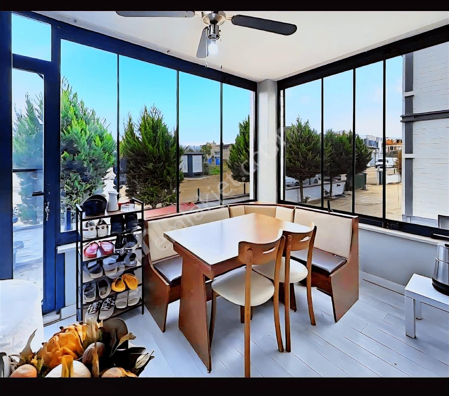 5 Yıllık Edremit Te Deniz 5 Dk Tam Müstakil Bahçeli Havuzlu 6+1 Villa - Görsel 11