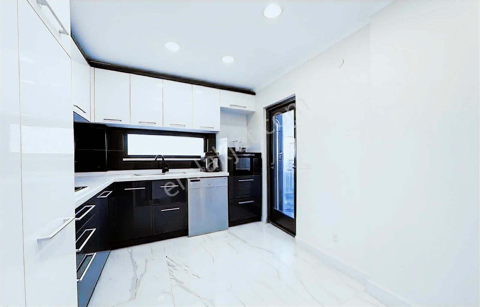 5 Yıllık Edremit Te Deniz 5 Dk Tam Müstakil Bahçeli Havuzlu 6+1 Villa - Görsel 10