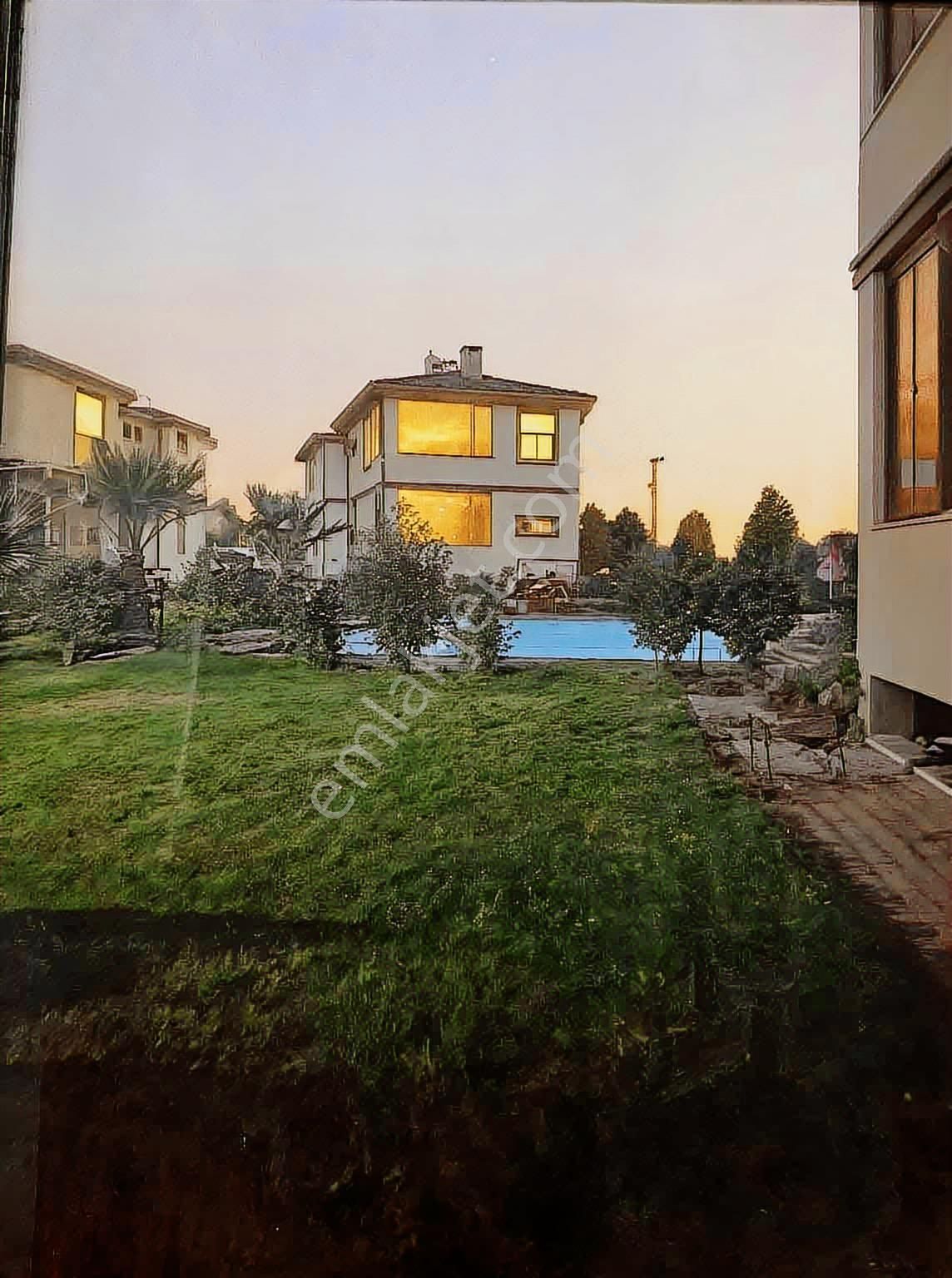 5 Yıllık Edremit Te Deniz 5 Dk Tam Müstakil Bahçeli Havuzlu 6+1 Villa - Görsel 4