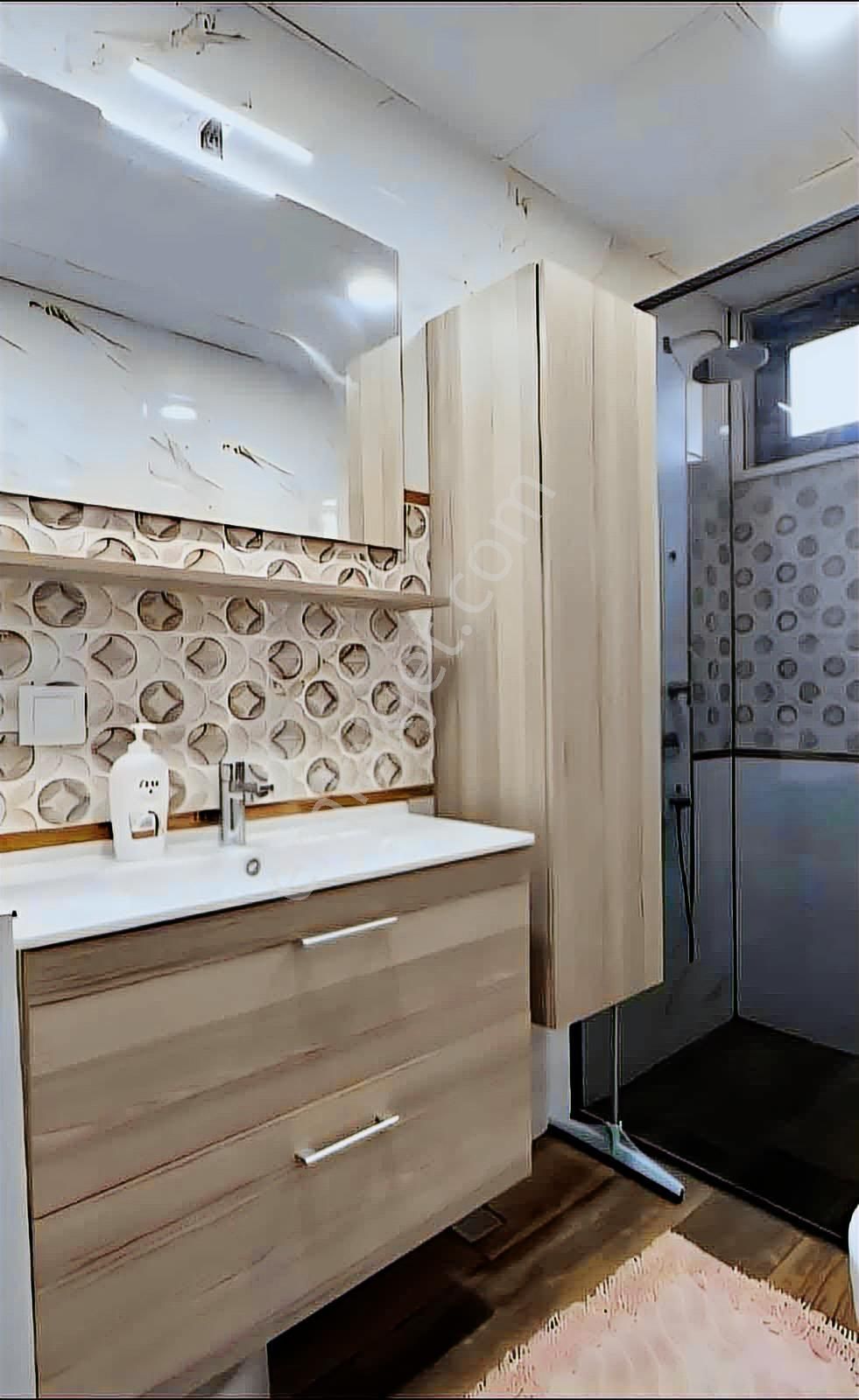 5 Yıllık Edremit Te Deniz 5 Dk Tam Müstakil Bahçeli Havuzlu 6+1 Villa - Görsel 8