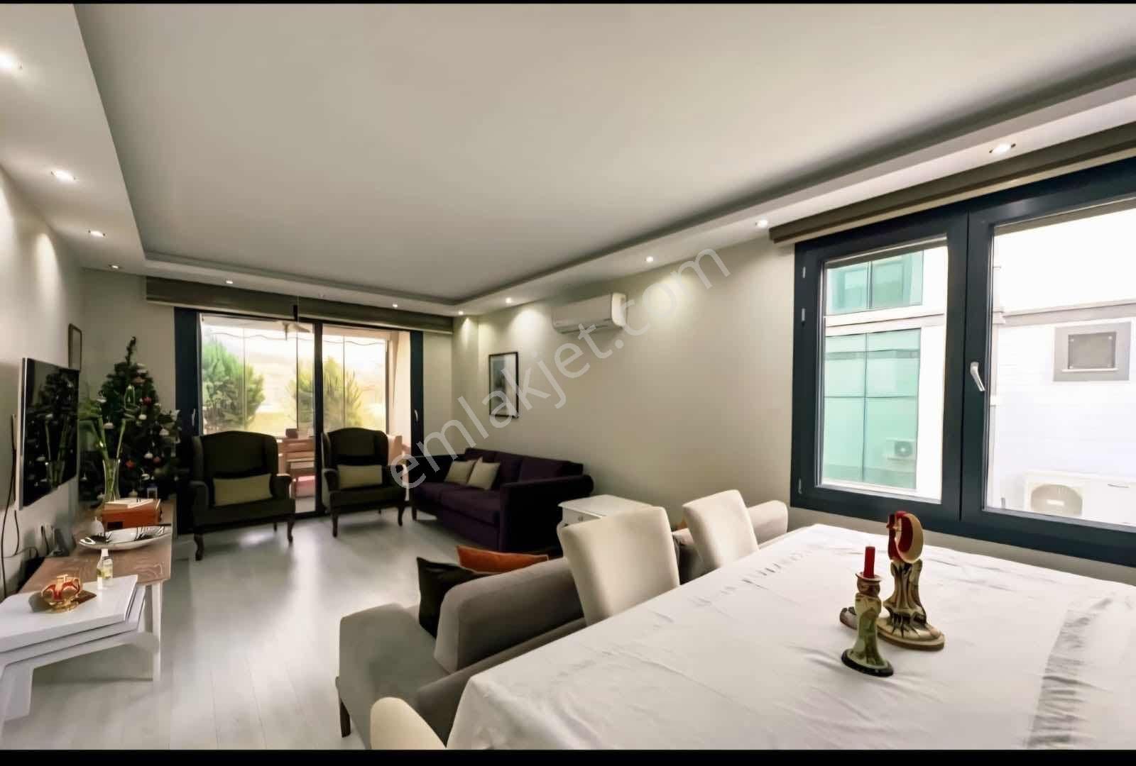 5 Yıllık Edremit Te Deniz 5 Dk Tam Müstakil Bahçeli Havuzlu 6+1 Villa - Görsel 13