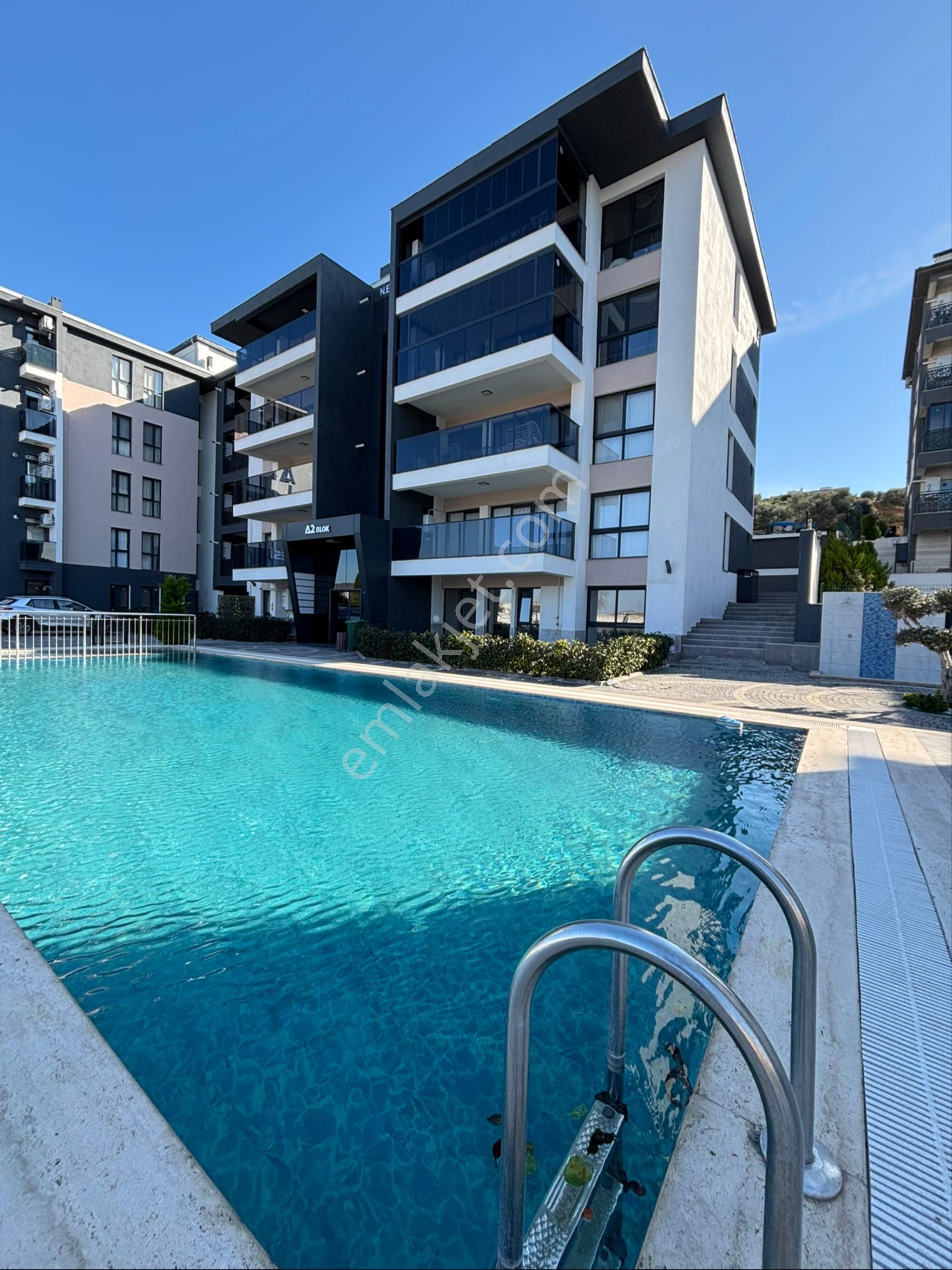 Kuşadasında 2+1 Kapalı Mutfaklı Geniş Kullanımlı Satılık Lüks Daire - Görsel 2