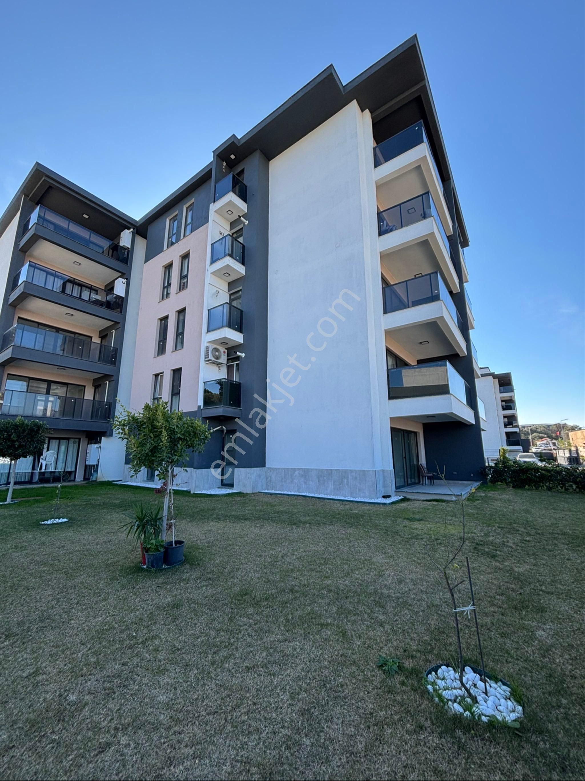 Kuşadasında 2+1 Kapalı Mutfaklı Geniş Kullanımlı Satılık Lüks Daire - Görsel 32