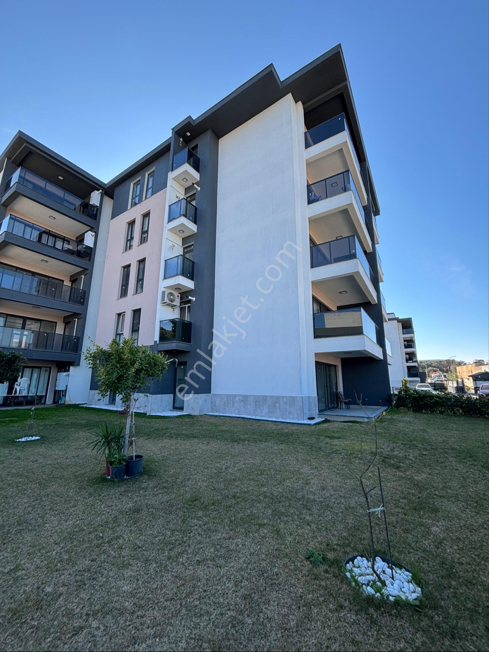 Kuşadasında 2+1 Kapalı Mutfaklı Geniş Kullanımlı Satılık Lüks Daire - Görsel 33