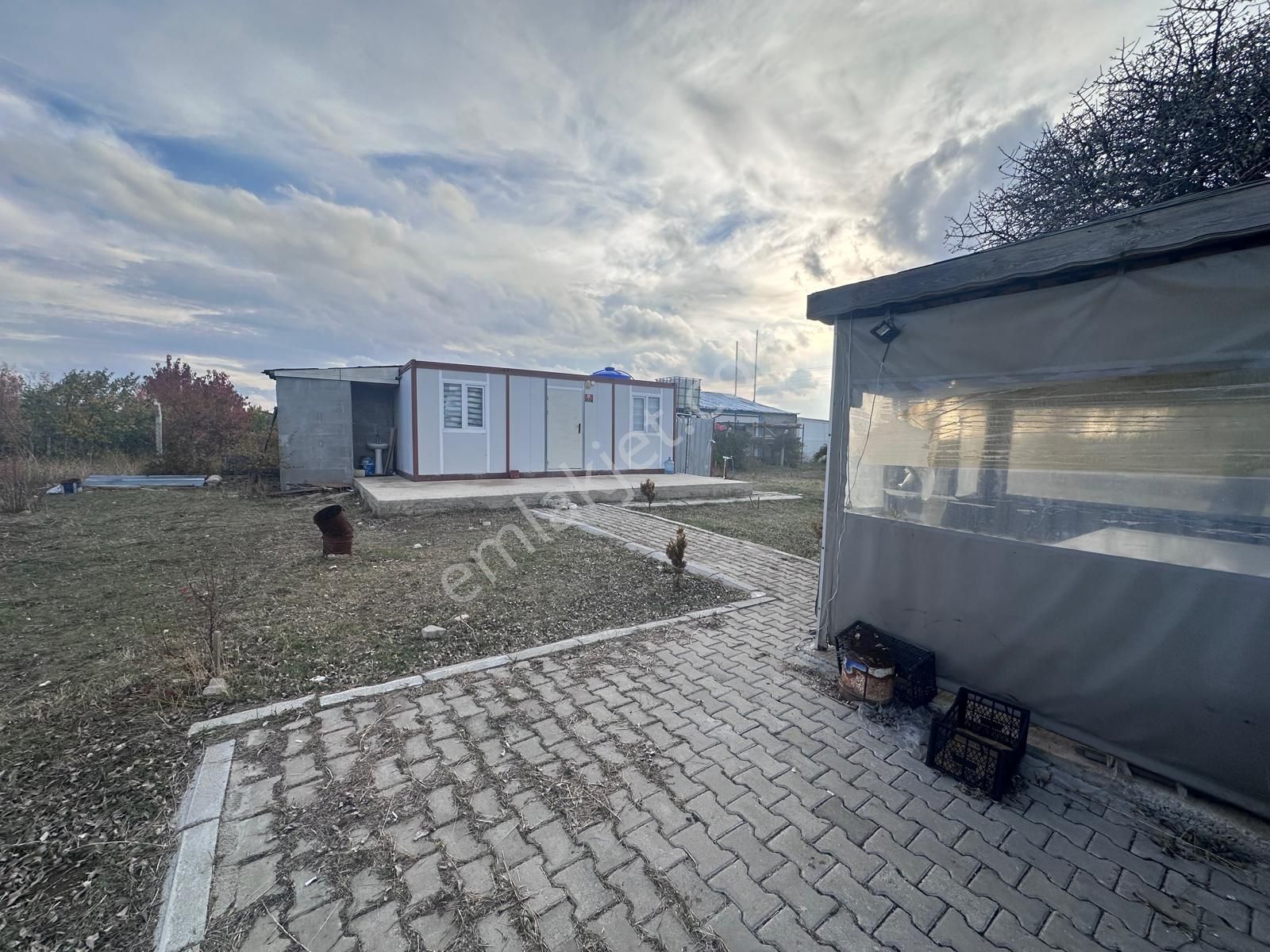 Keçiören Bağlumda 700m2 Villa İmarlı Hazır Kurulu Bahçe